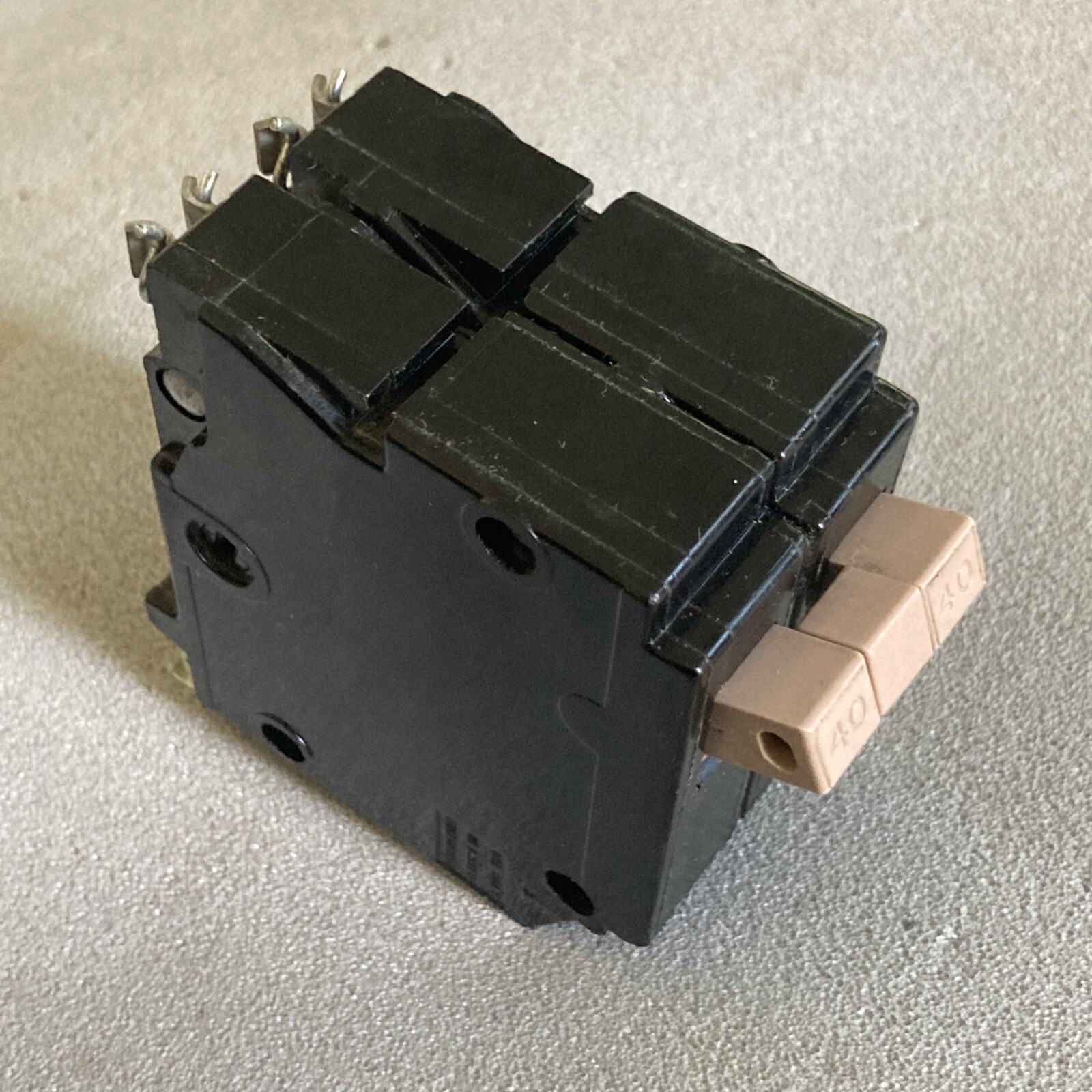 Cutler Hammer CH240 Circuit Breaker CH-240 CHF240 CH10240 Metal Foot HALF NOTCH