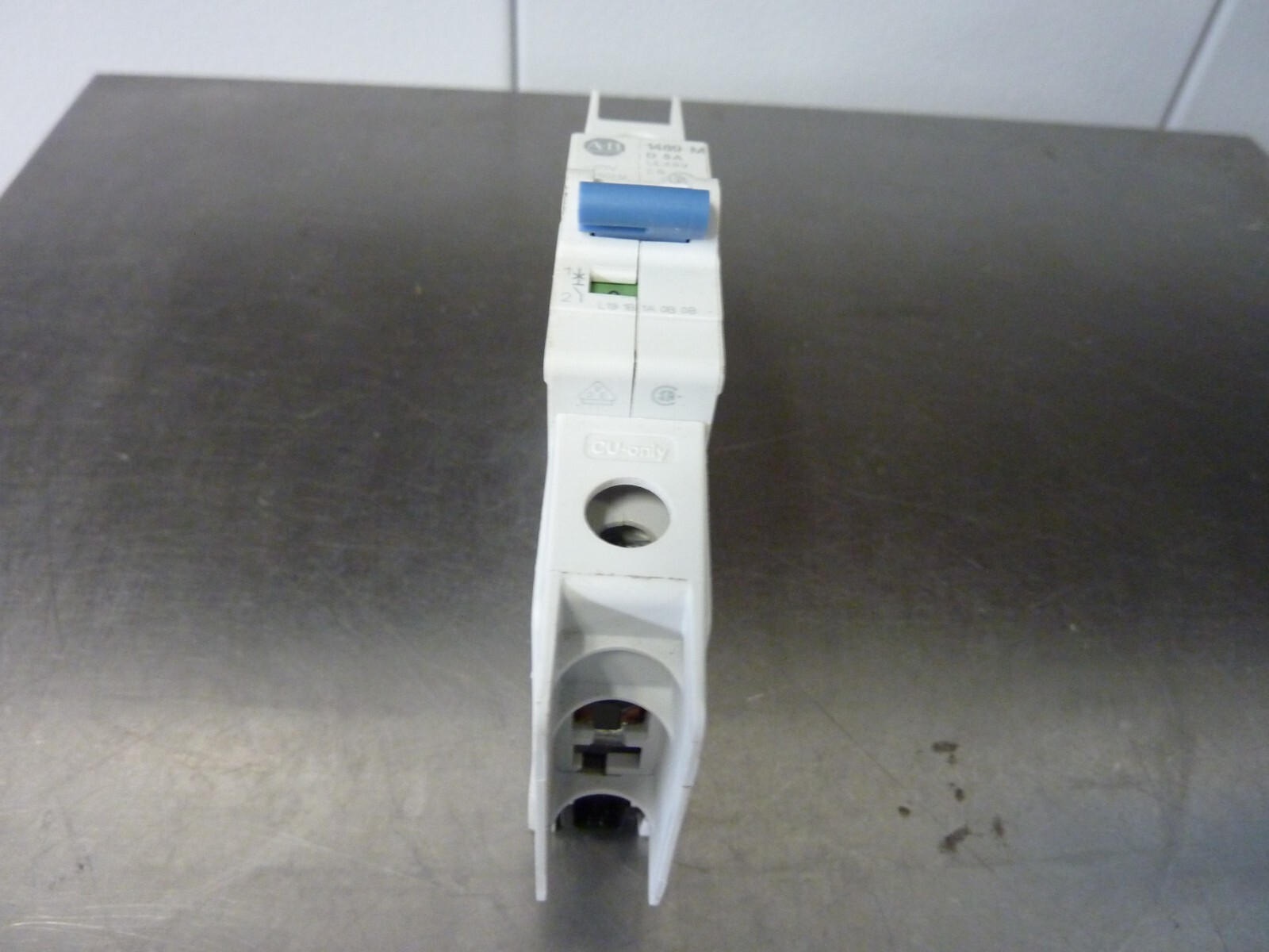 A-B Allen Bradley 1489-M D 5A (1489-M1D050) Circuit Breaker Ser-D (30403)