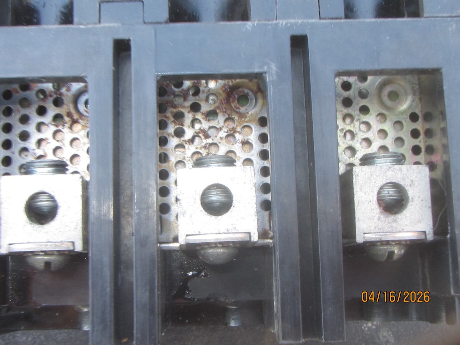 Eaton CH 15 amp molded case circuit breaker FS340015A. Used. Tested.