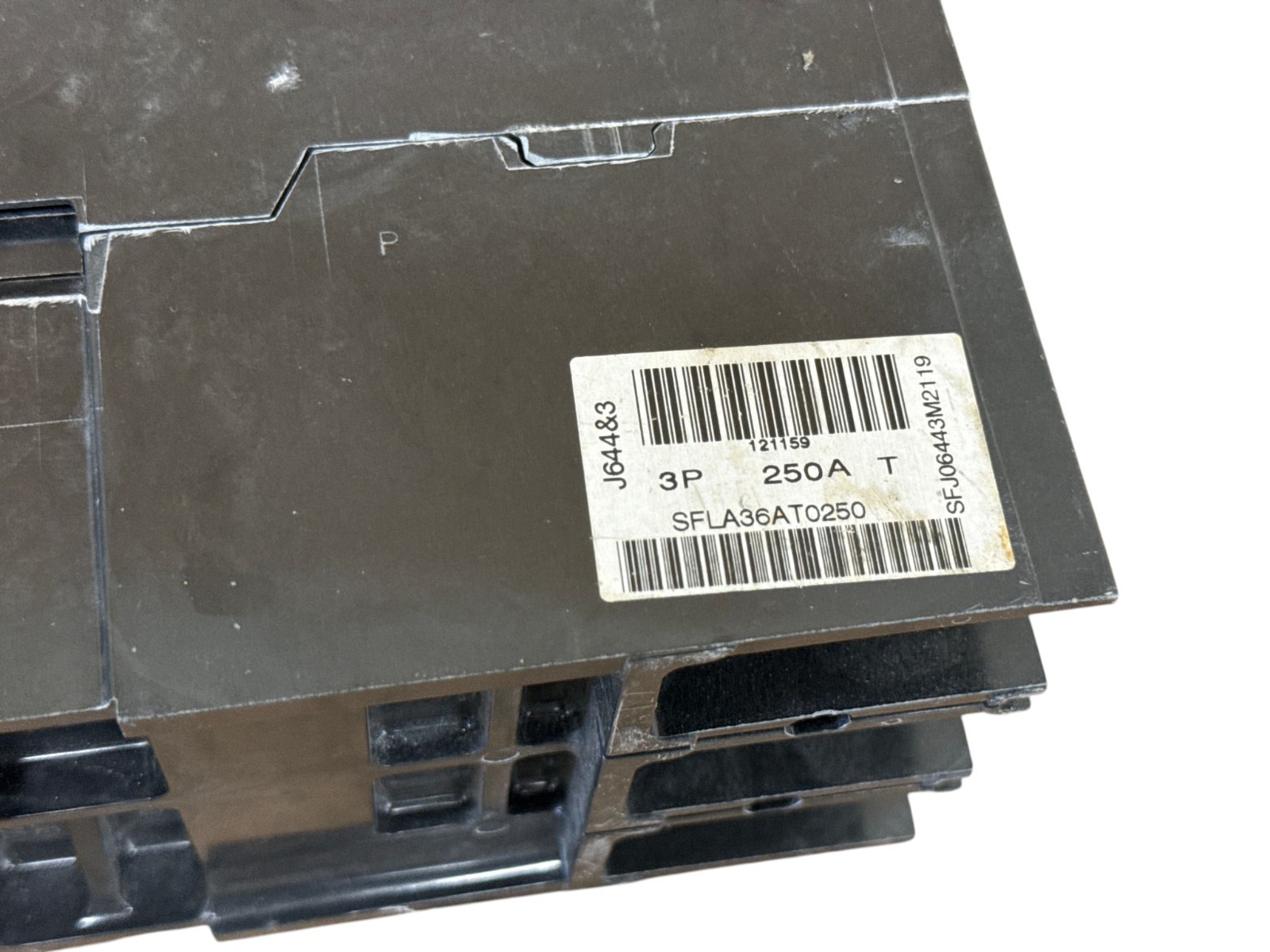 GE SFLA36AT0250 250A 3-POLE 600V SPECTRA RMS 65KA W/ 250A PLUG CIRCUIT BREAKER