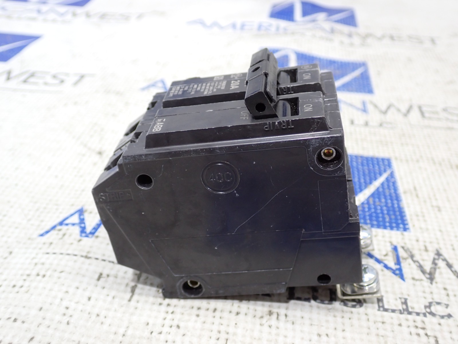 GE THQB2120 20 Amp 2 Pole 120/240 Volt Bolt On Circuit Breaker New Take Out