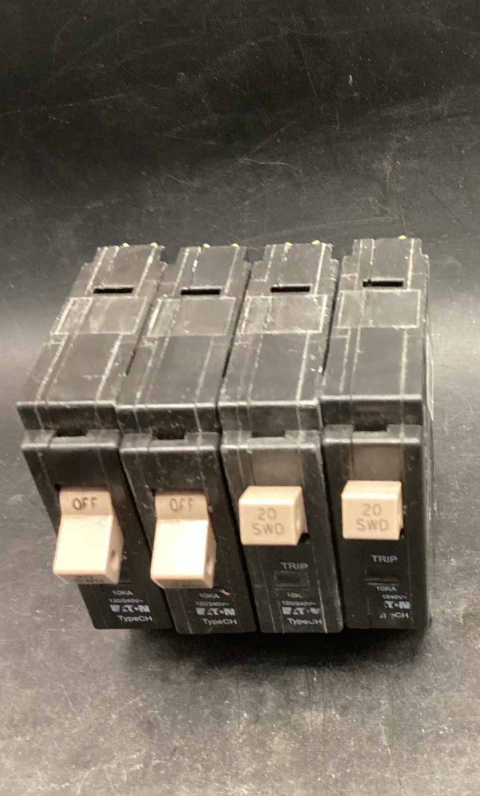 Lot Of 4 Cutler-Hammer CH120 20 Amp 1 Pole Circuit Breaker Plastic Feet Used