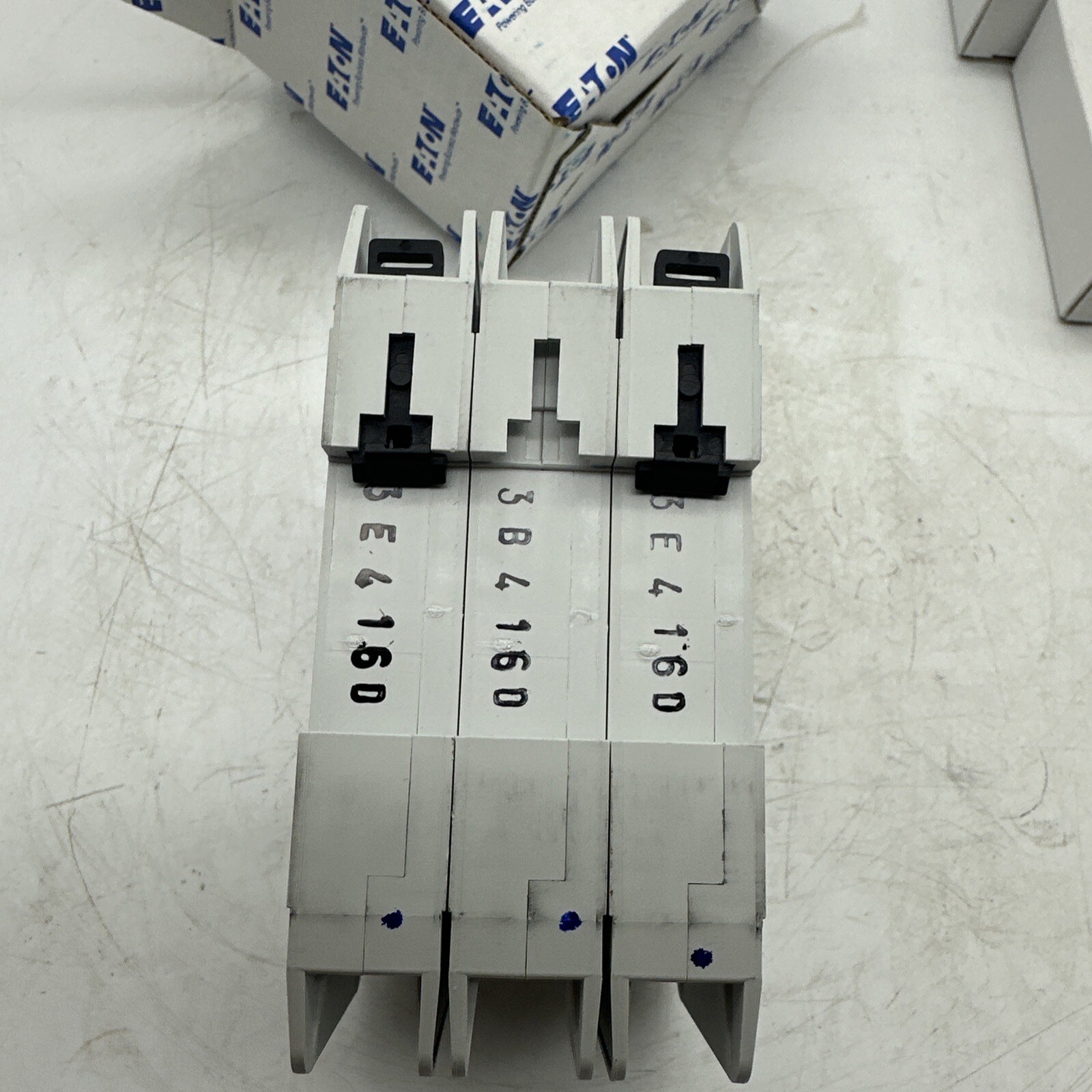 EATON WMZH3D16T MINIATURE CIRCUIT BREAKER CURRENT-LIMIT 16A 480Y / 277 VAC