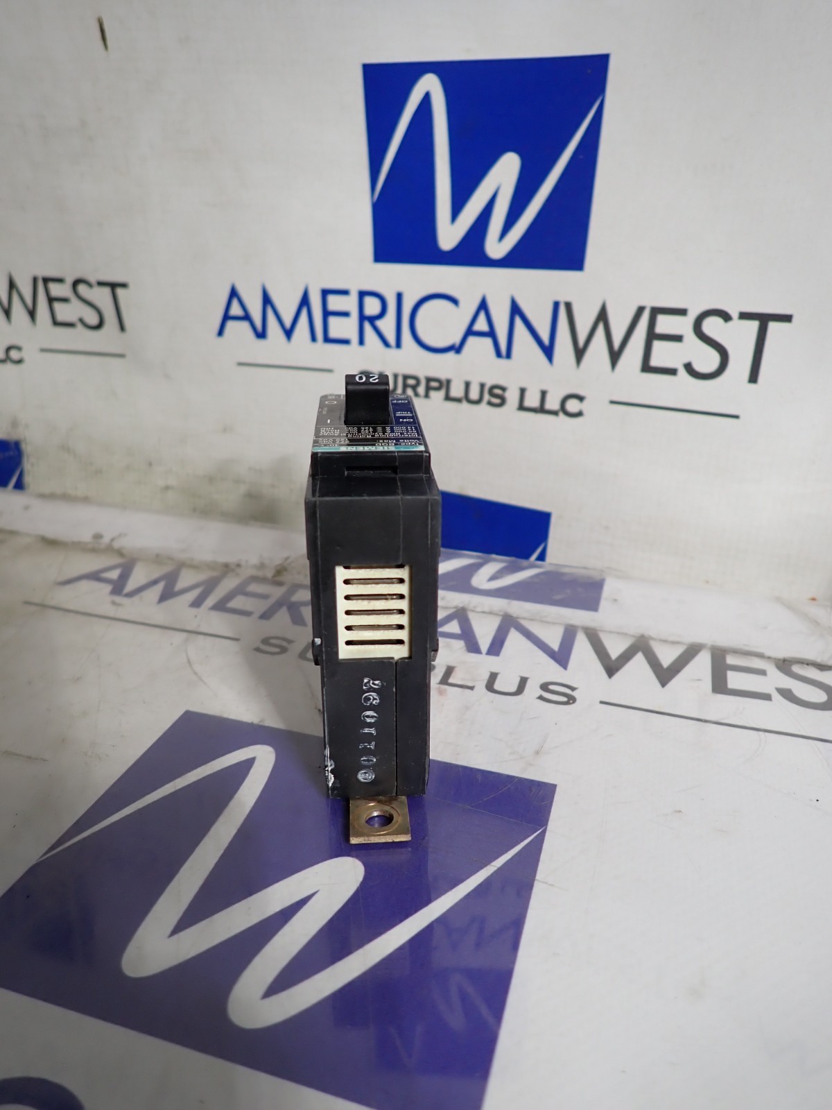 Siemens BQD Circuit Breaker BQD120 1P 20A 14kA @ 277 VAC Black Frame – TESTED