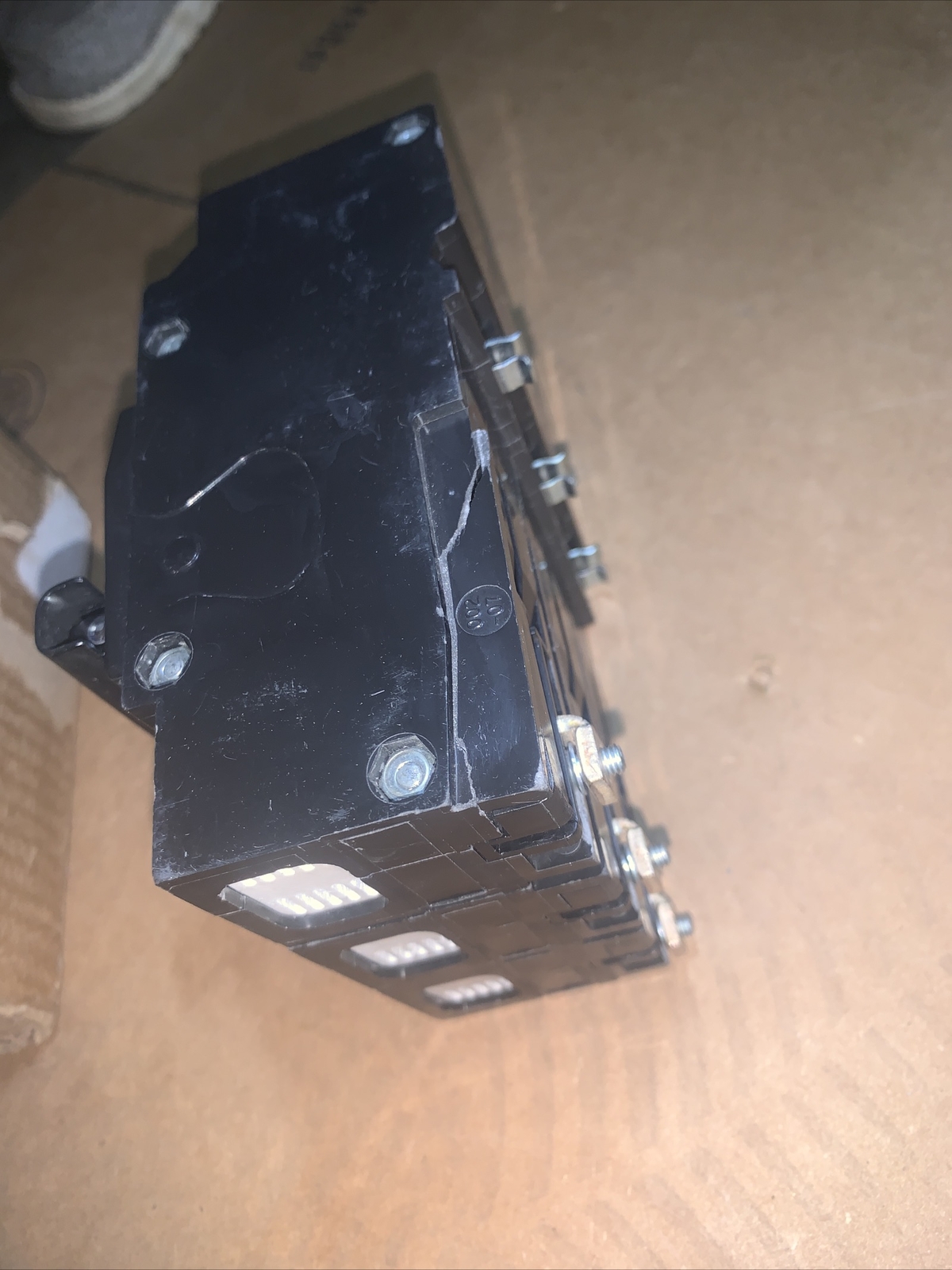 Square D QOB3150VH / 150A / 3 Pole 240V Circuit Breaker Flawed Chipped
