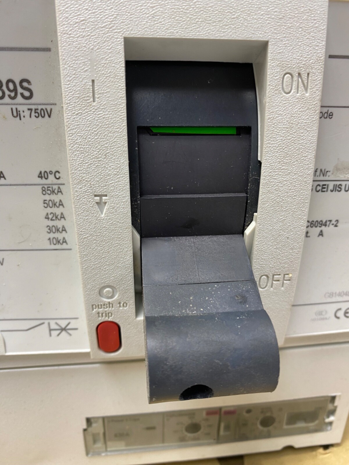 AEG circuit breaker MCE 639S MCE639S4630 / 4 Pole 630A