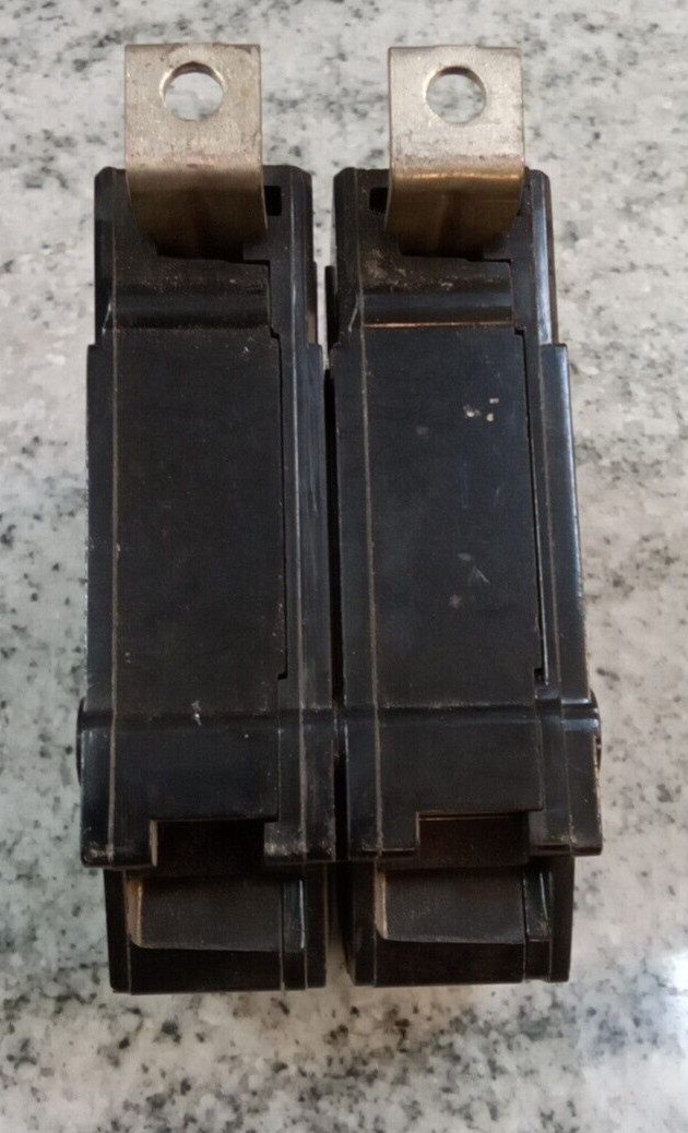 General Electric/Breaker/ TQB2120 /20A /2P/240V/TQL-AC/GROVE /Bolt-On/USE( L164