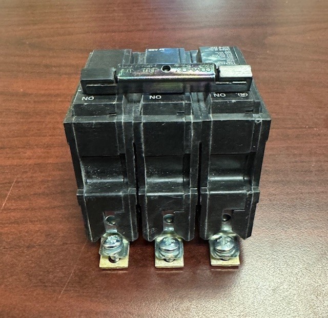THQB32100 THQB 3 Pole 100 Amps 120/240Volt Bolt-On BRAND NEW GE ABB Breaker