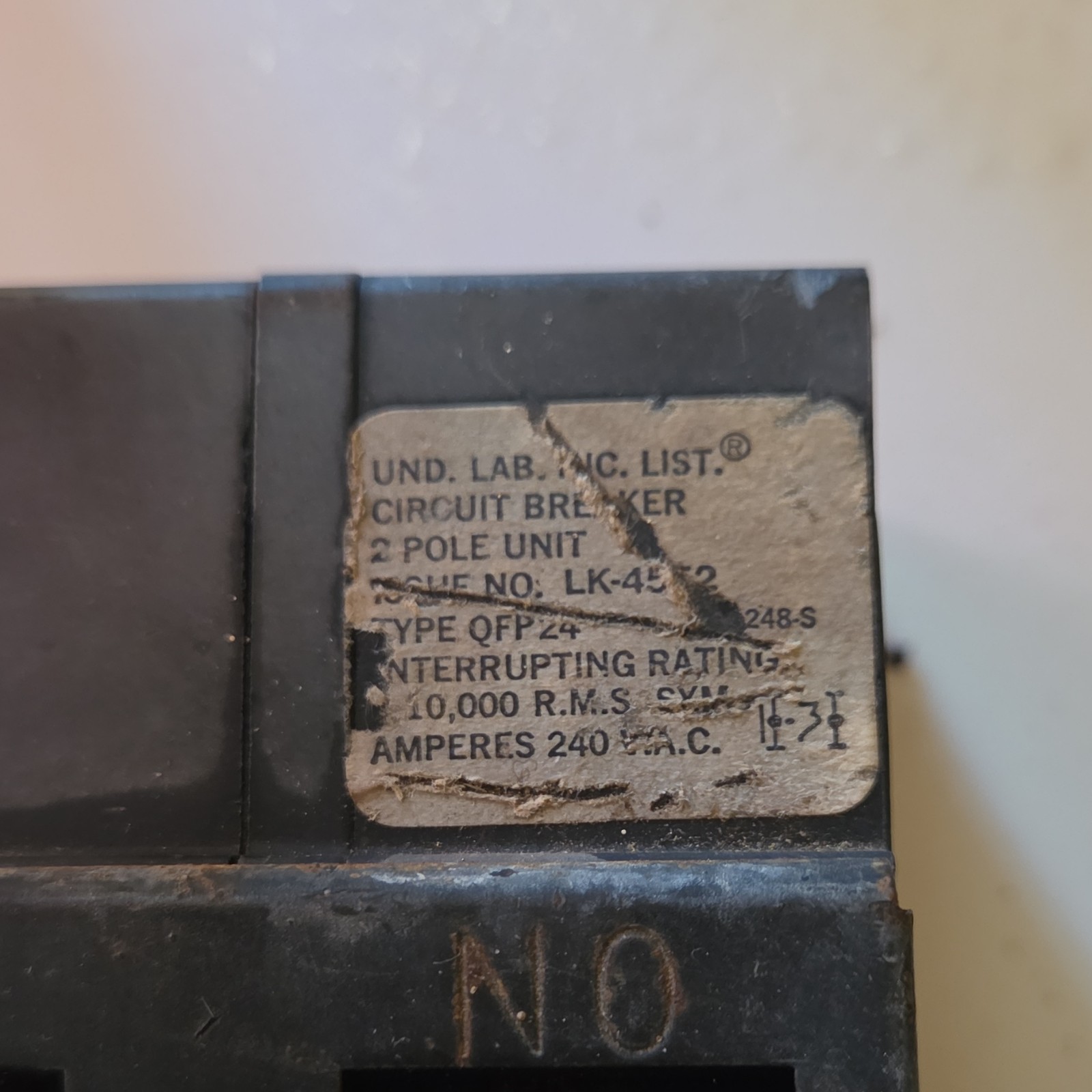 GTE Sylvania QFP24 Circuit Breaker 150A 240V 2-Pole Plug-In On/Off Black