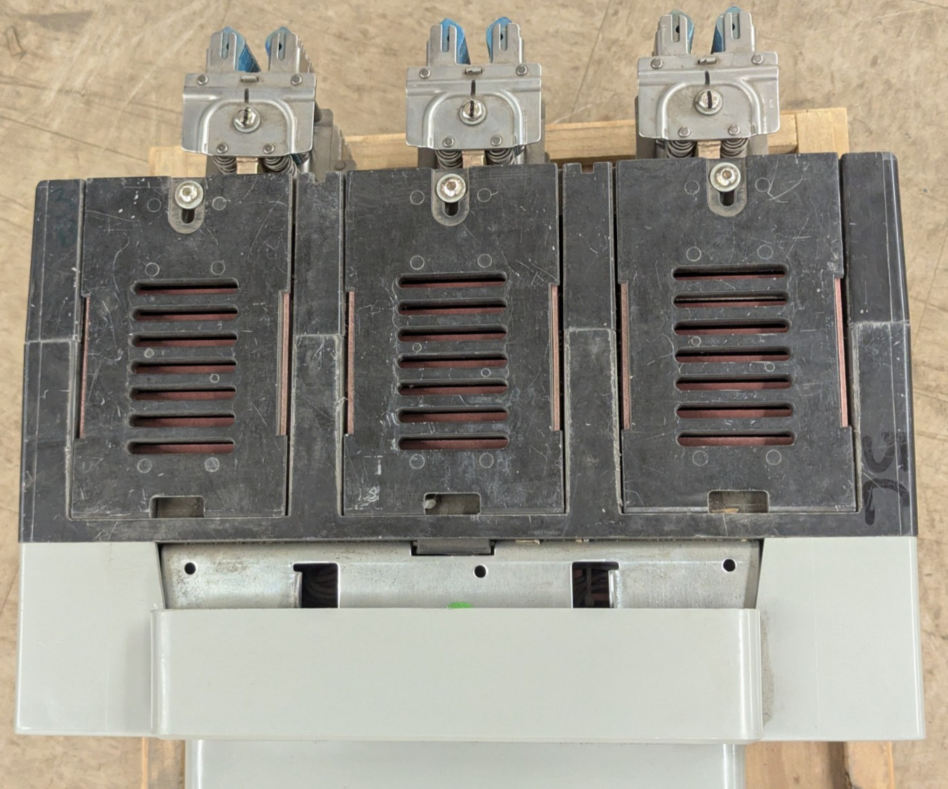 EATON CUTLER-HAMMER MAGNUM DS MDS6163WEA 1600AMP LOW VOLTAGE AC CIRCUIT BREAKER