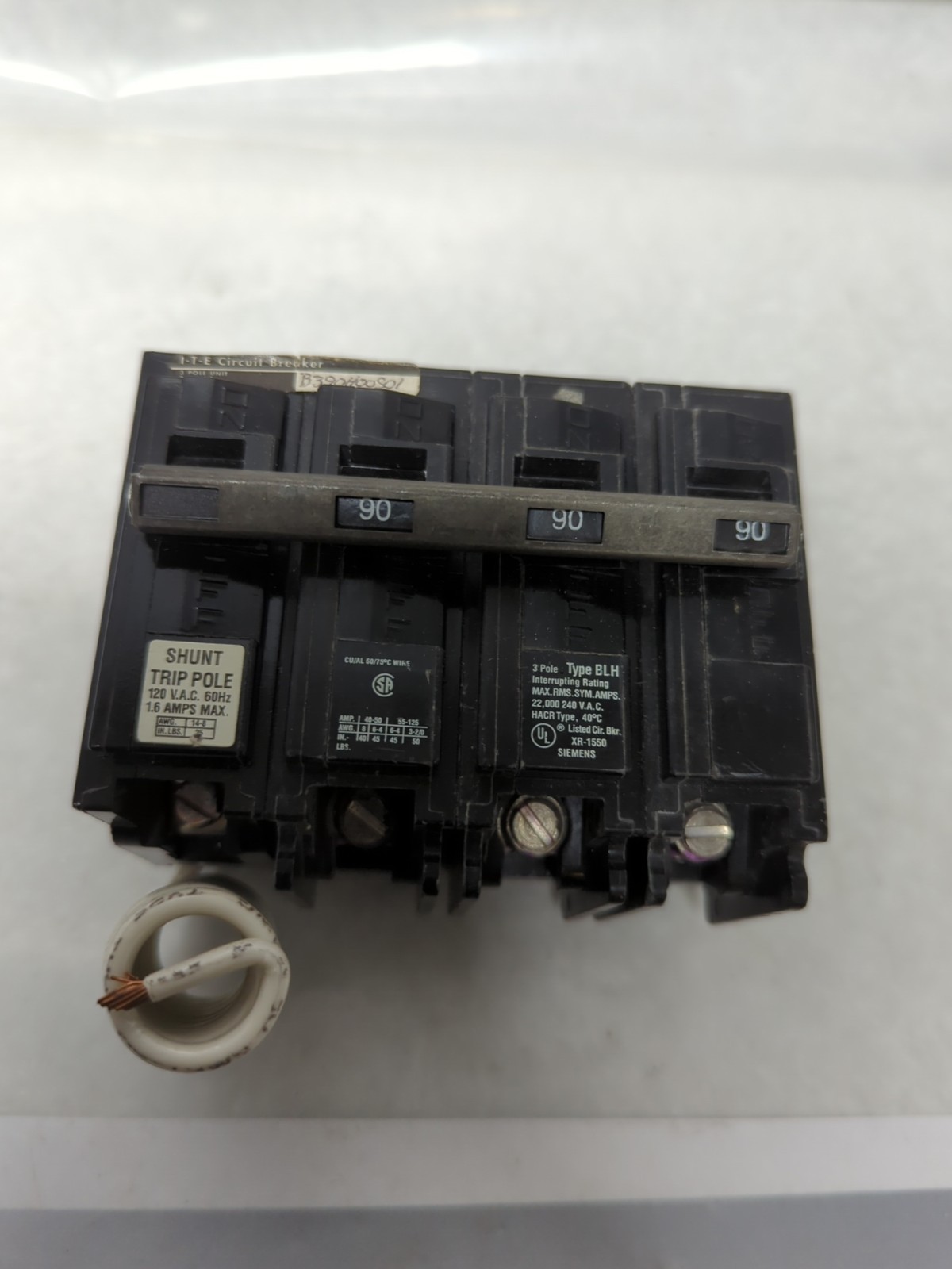 I.T.E. SIEMENS,BLH390,CIRCUIT BREAKER 90 AMP 3-POLE WITH SHUNT TRIP PRE-OWNED