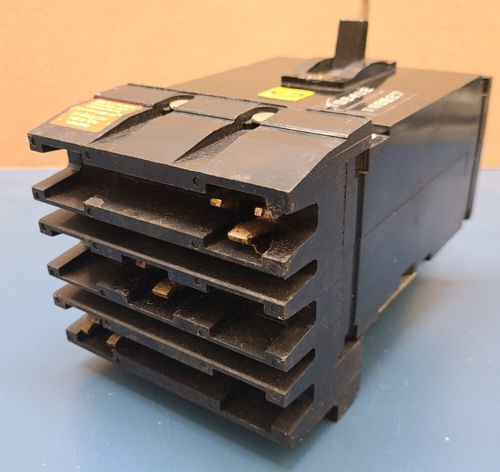 Square D FA32030 Vac I-Line Molded Case Circuit Breaker FA-32030 30Amp 3 Pole