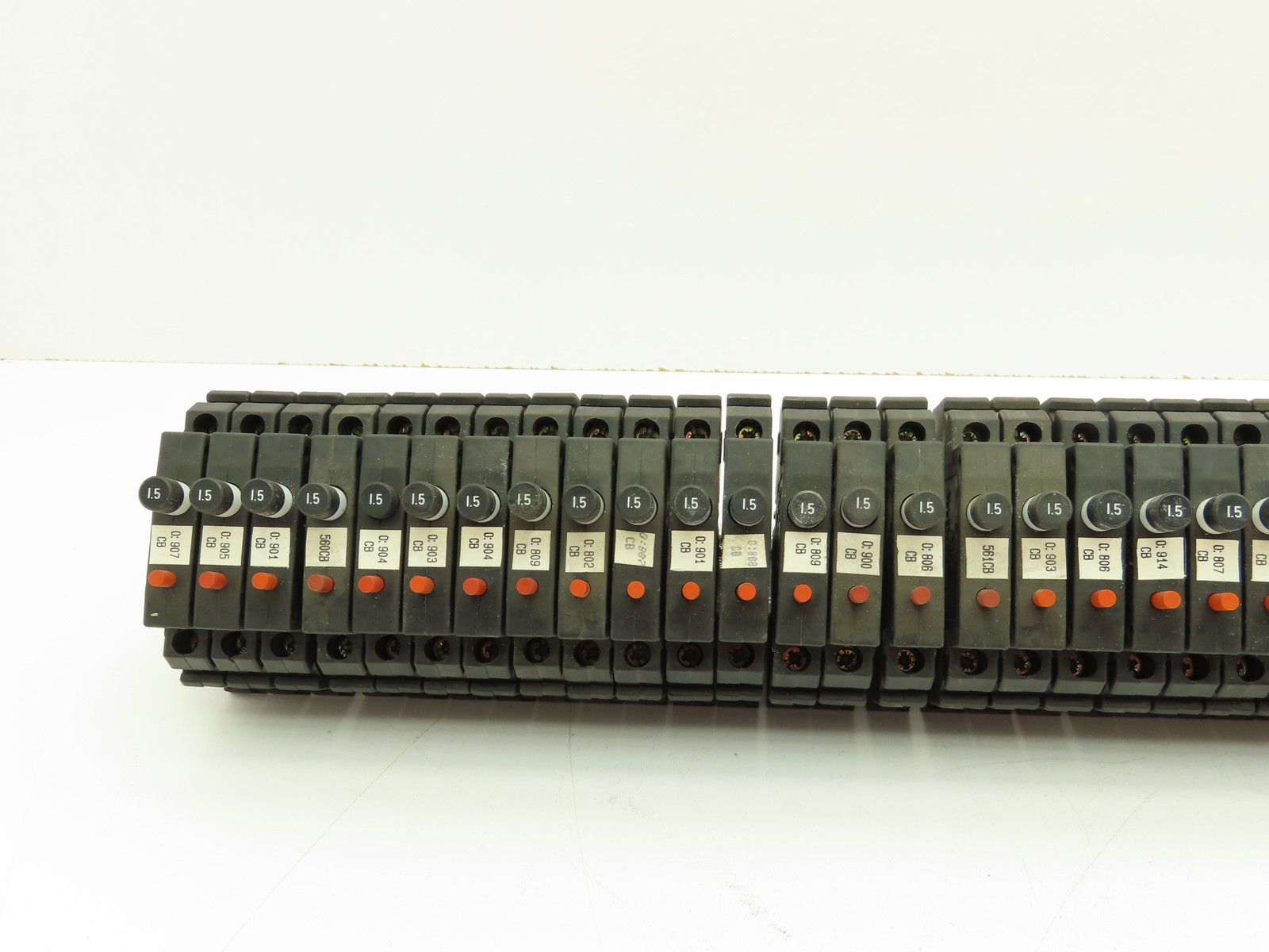 Allen Bradley 1492-GH015 Din Rail 1.5A Circuit Breaker Ser B 250V Lot of 57