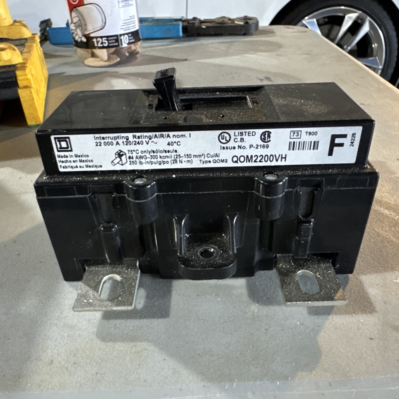 1) Square D QOM2200VH QOM2 120-240V 200A Circuit Breaker
