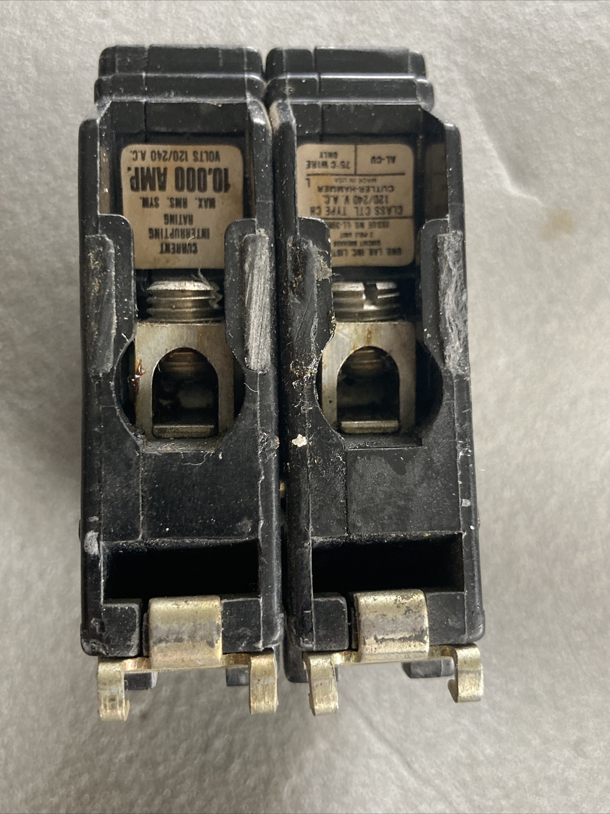 Cutler Hammer CH240 Circuit Breaker CH-240 CHF240 CH10240 Metal Foot HALF NOTCH