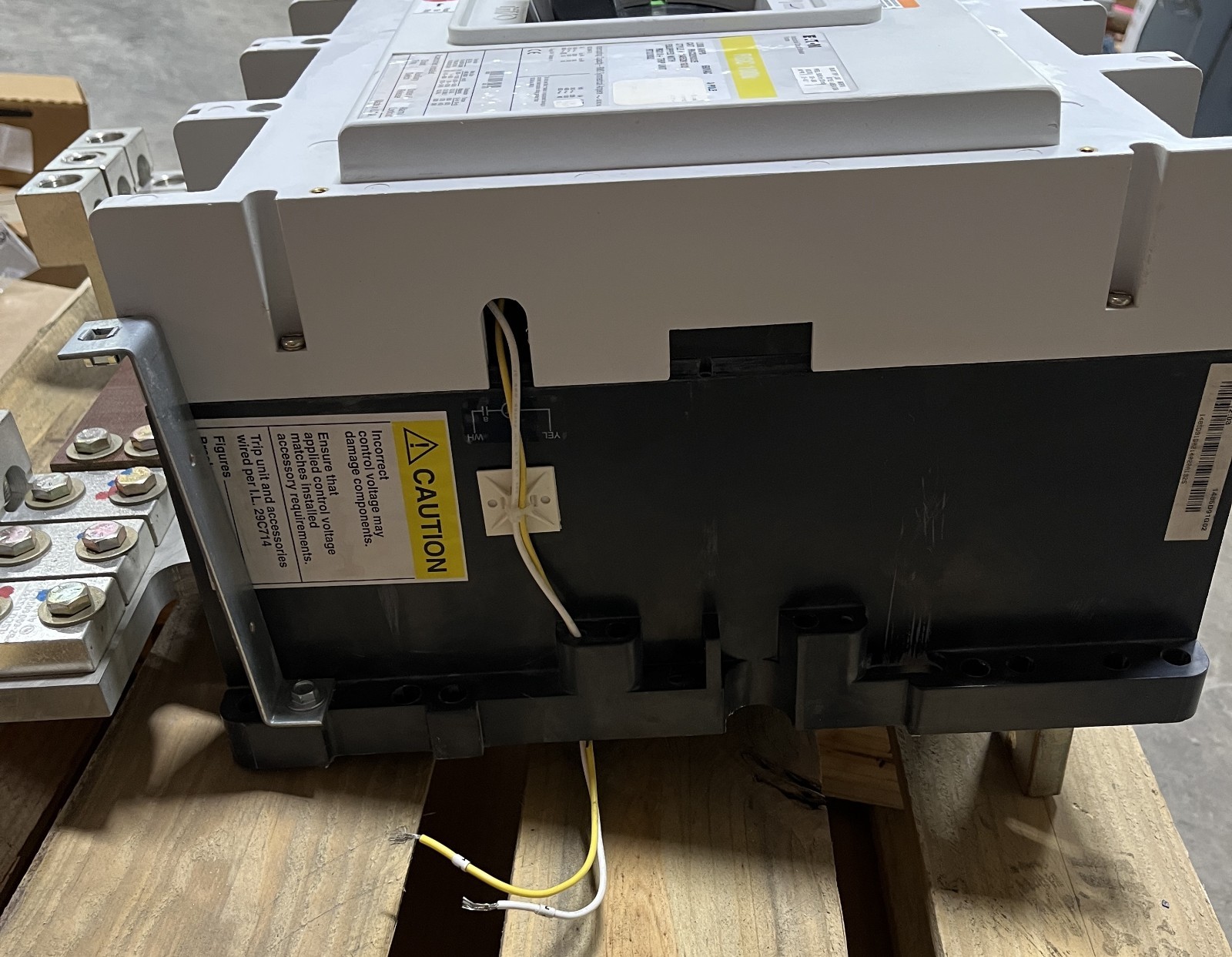 EATON, RGC 100K, INDUSTRIAL CIRCUIT BREAKER, RGC320032E, 2000 AMPS, 690 VAC, NEW