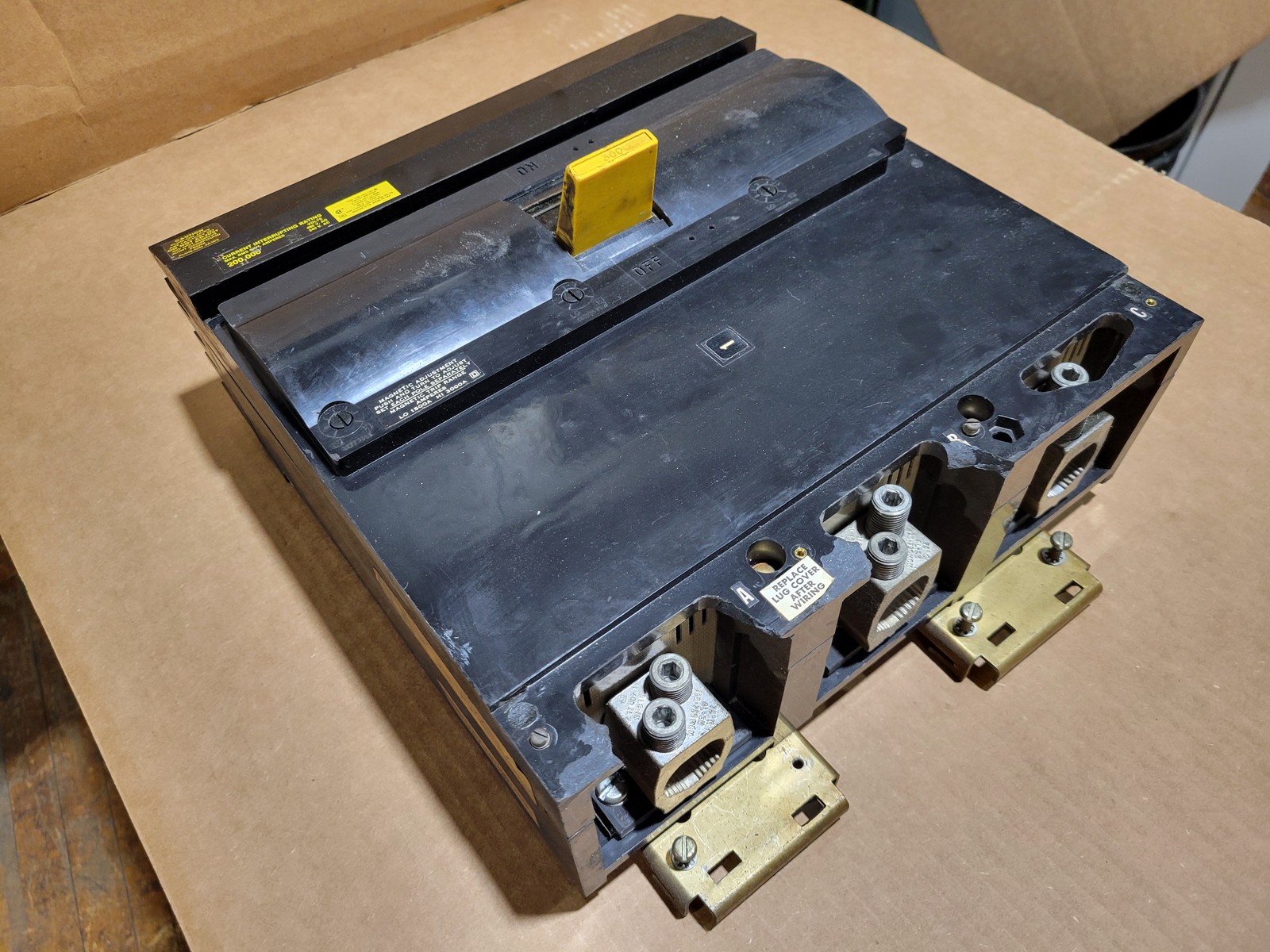 Square D IL34300 I-Limiter Circuit Breaker 300A 3P 480V Type IL