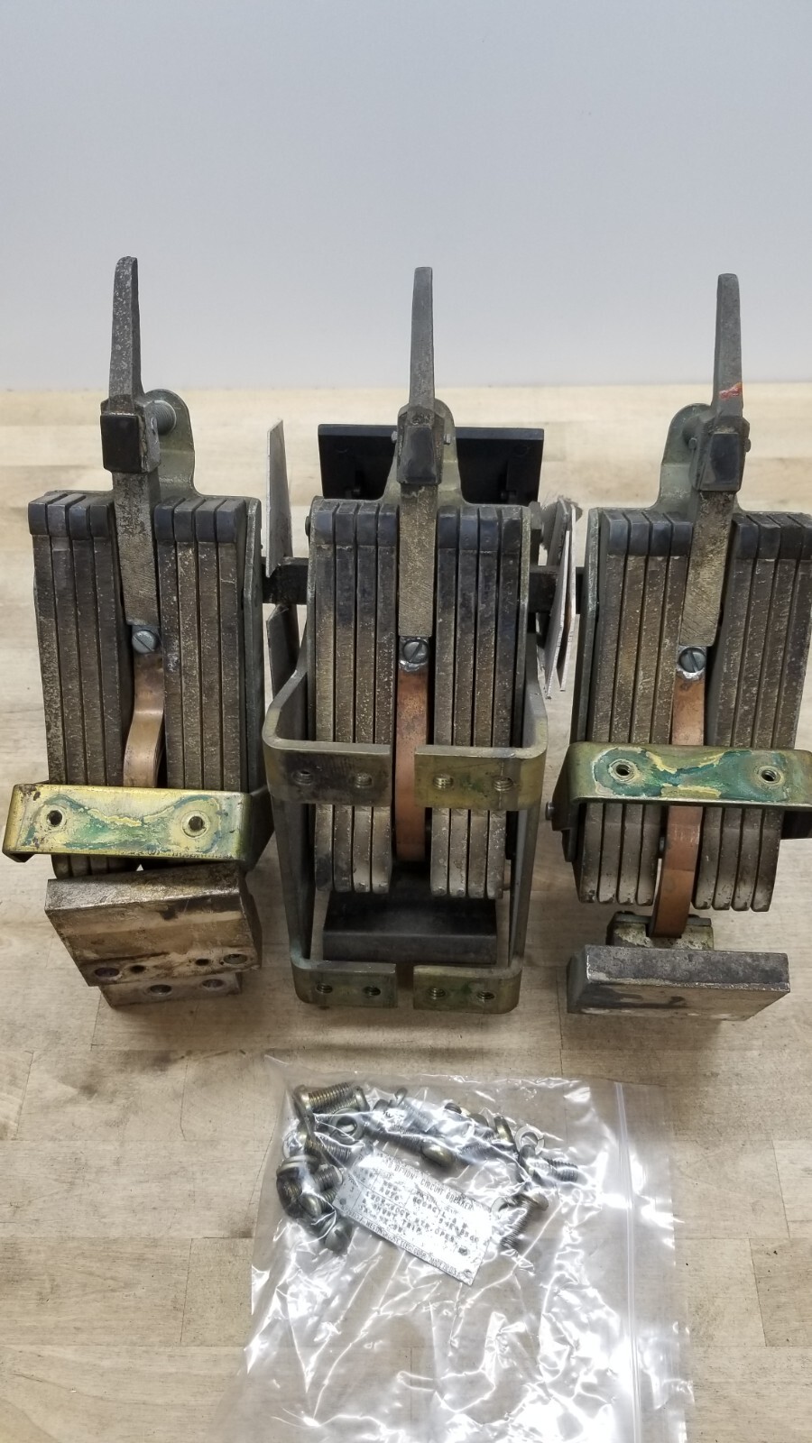 Westinghouse PB32000F 1600amp Trip De-Ion circuit breaker (Switch part only)