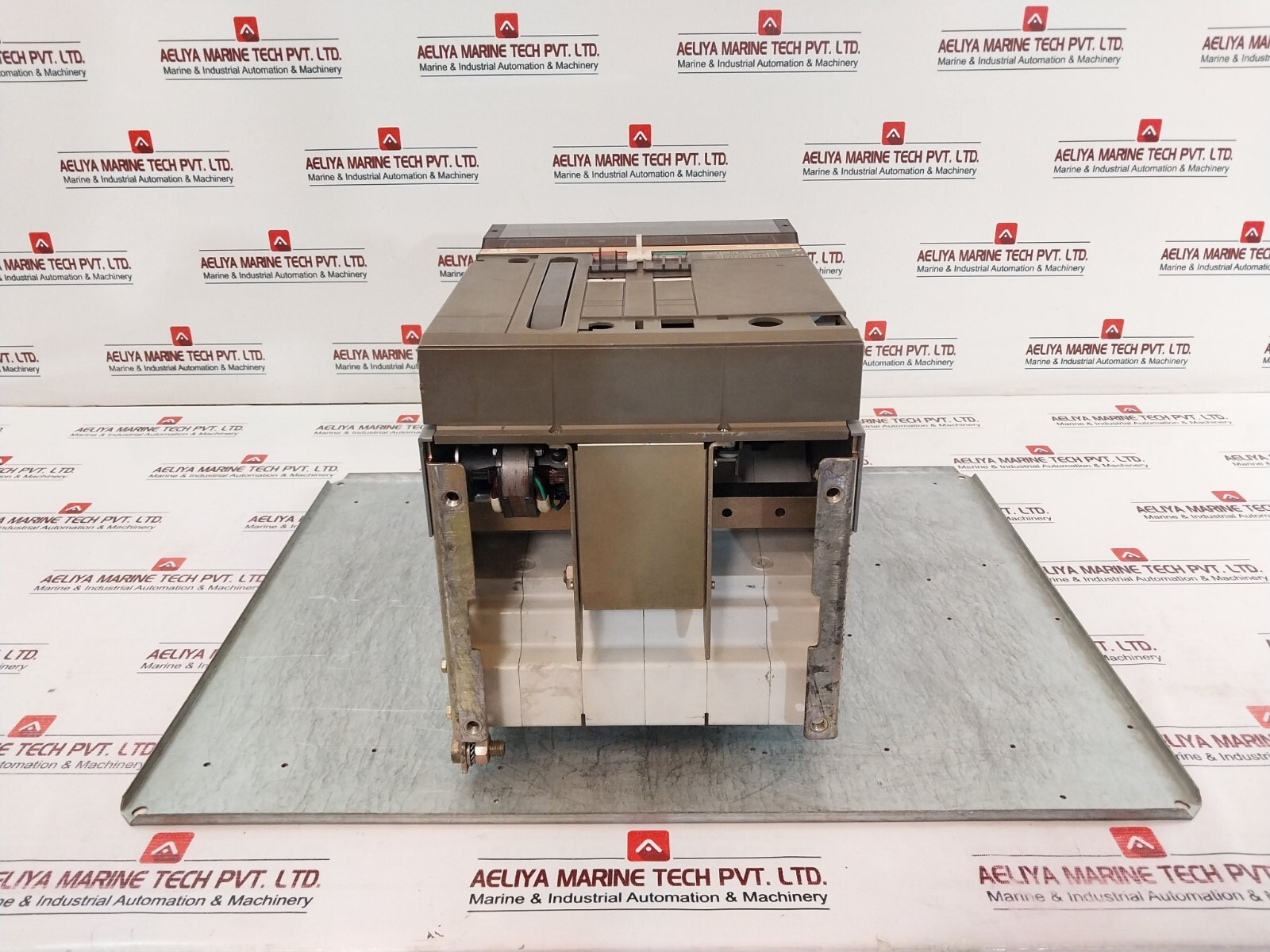 ABB SACE E2N 12 Circuit Breaker 690V 55KA X 1S 110-120V 50-60HZ 1250A