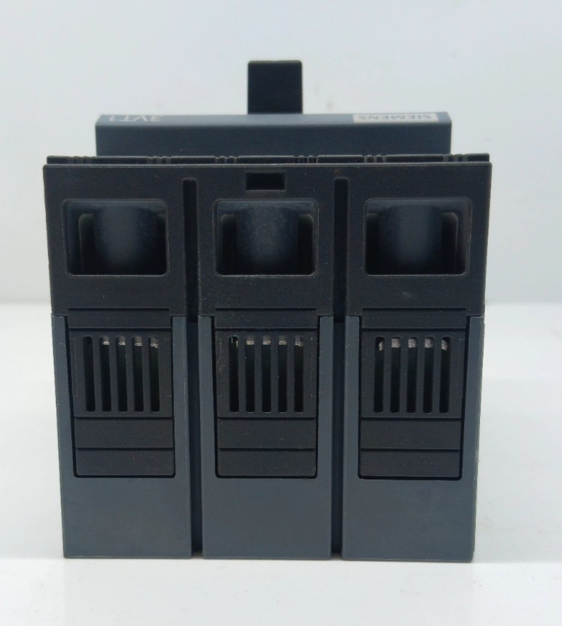 SIEMENS 3VT1 3 POLE 40 AMPS CIRCUIT BREAKER 3VT1704-2DA36-0AA0