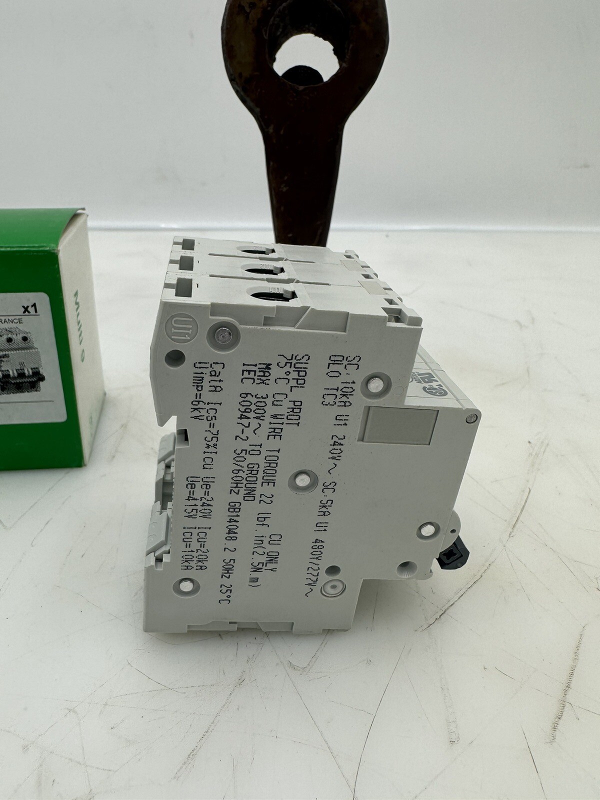 SCHNEIDER ELECTRIC 24150 Circuit Breaker B Curve 3-Pole 25A Multi9 C60 NEW OEM