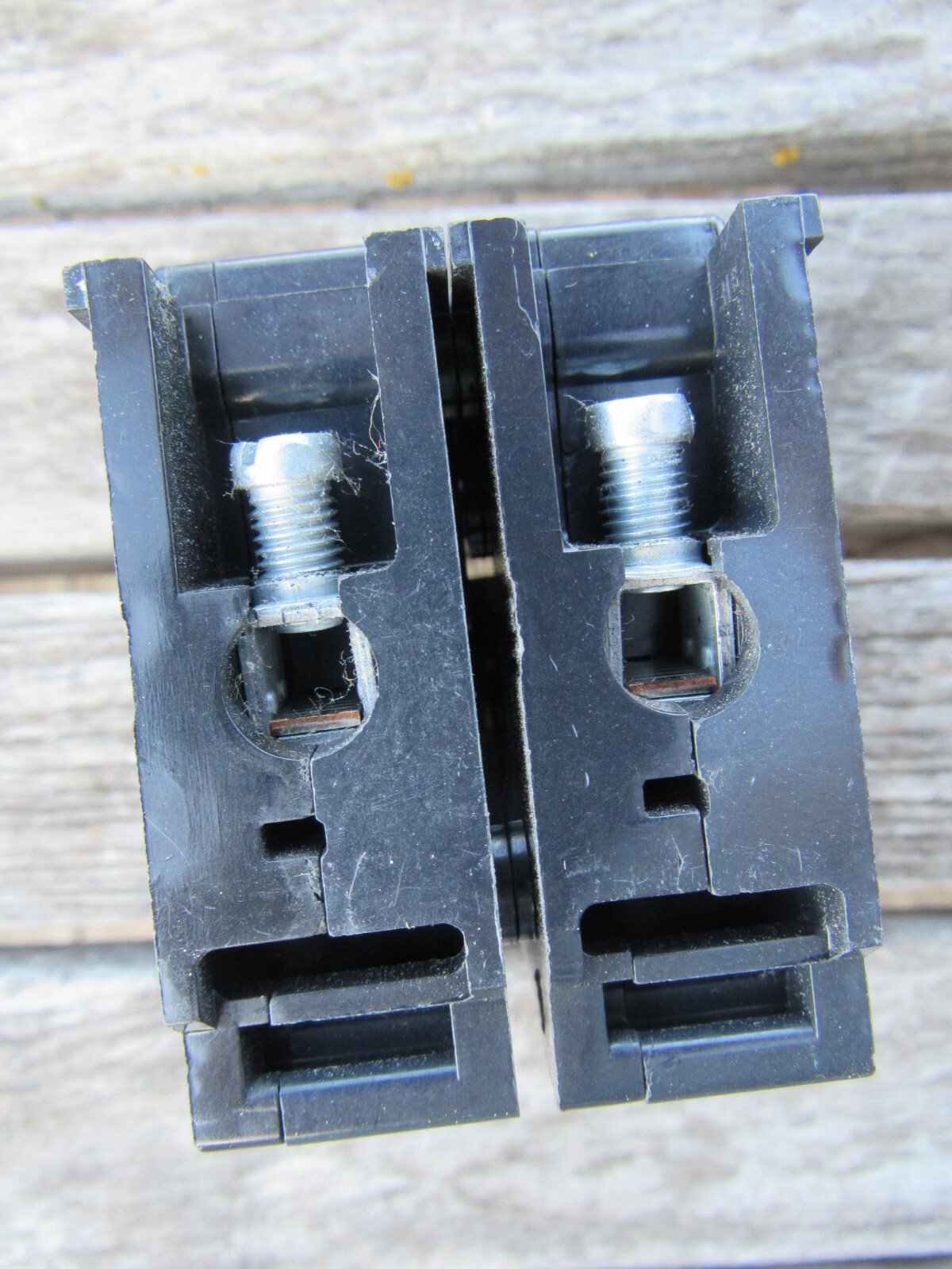 New Eaton QBHW2020H Circuit Breaker 2 Pole, 20A, 240VAC HACR Type Quicklag