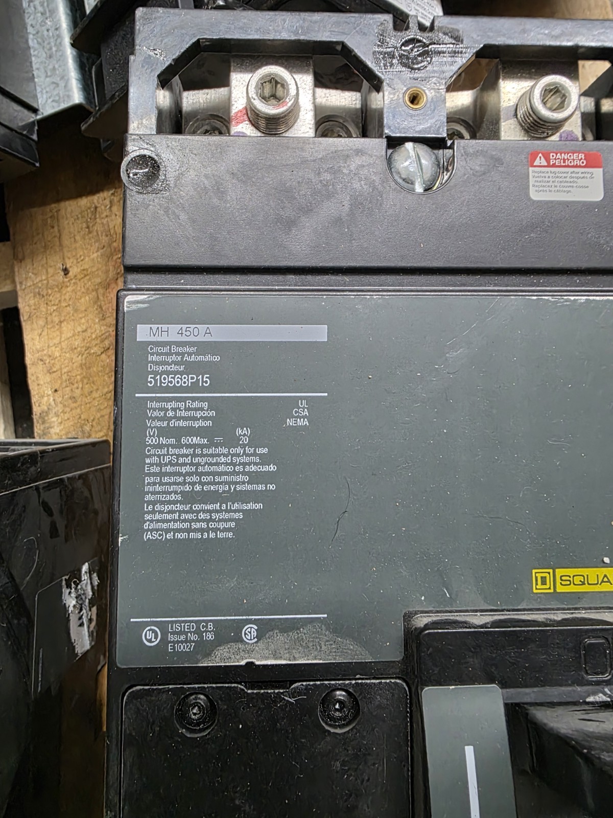 MERLIN GERIN COMPACT 600 AMP CIRCUIT BREAKER 600 VAC / 500 VDC 3 POLE NSJ600 A