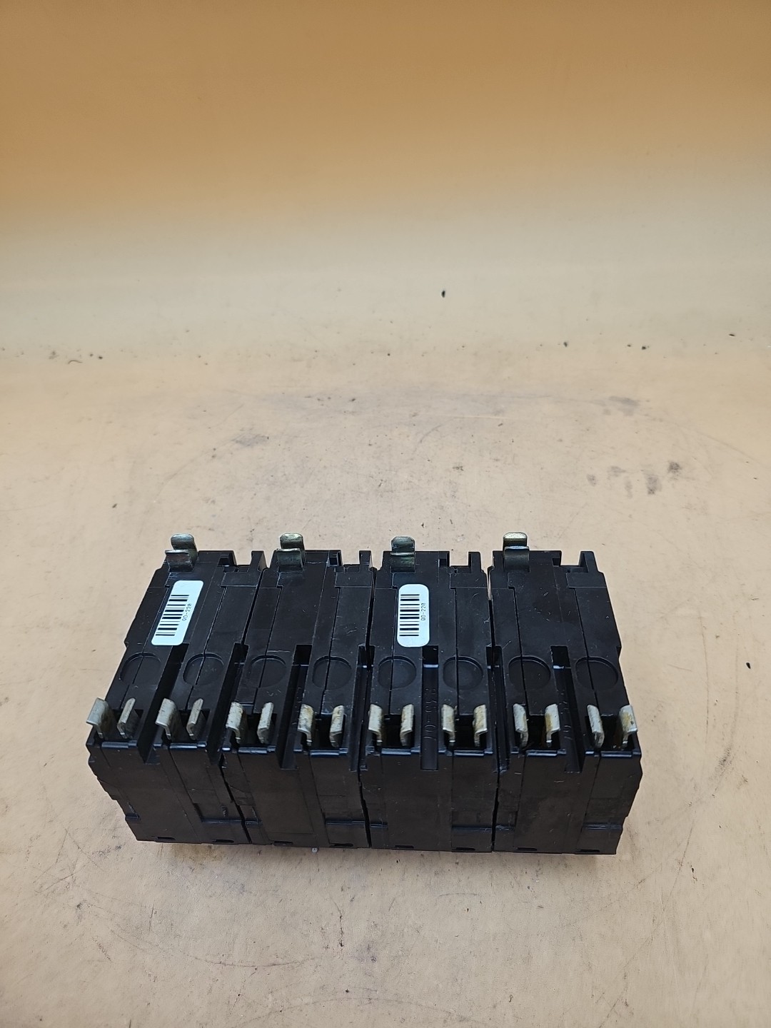 LOT OF 4 Square D QO220 20 Amp 2 Pole Type QO Plug In Circuit Breakers