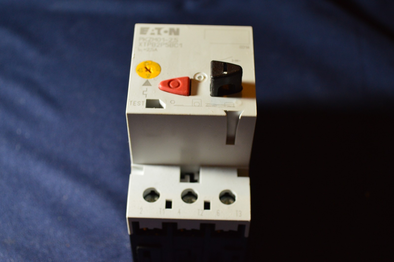 EATON XTPB2P5BC1 Motor Protector Circuit Breaker PKZM01-2,5 NEW