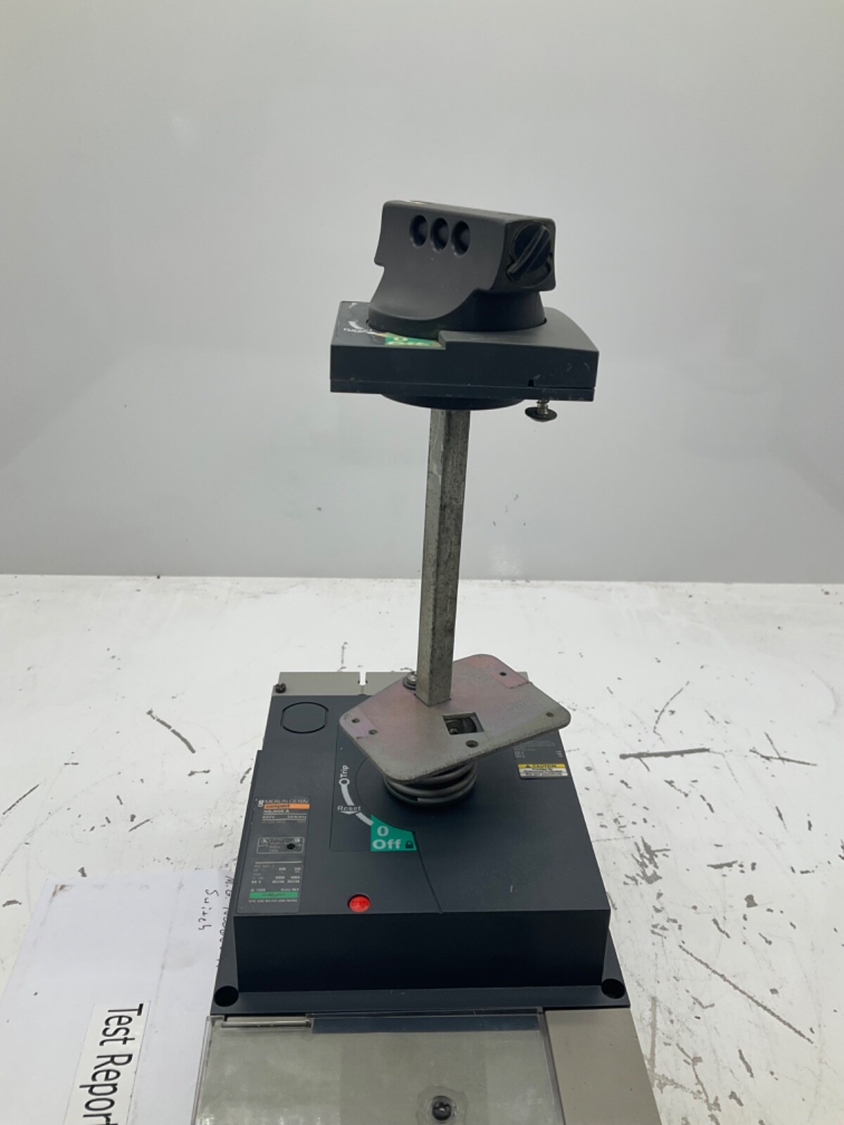 MERLIN GERIN NSJ600A COMPACT MOLDED CASE SWITCH 600V 50/60Hz 3P RECON