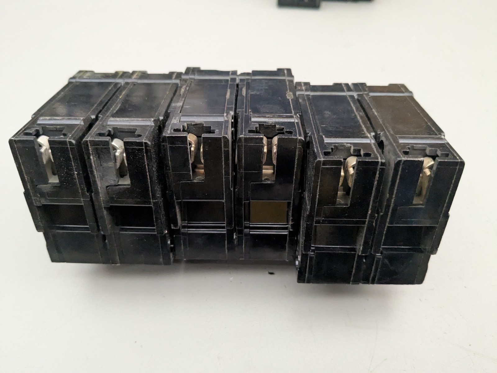 3x General Electric 2x20A 1x30A THQL2120 Circuit Breaker 2P 20A 30A Series TQL