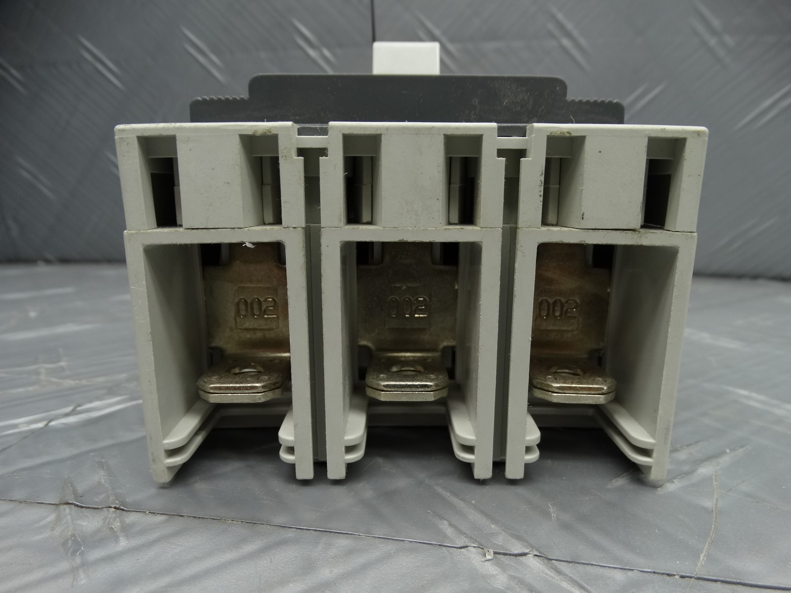 ABB SACE Tmax T3N 175 Amp 3 Pole 600V Circuit Breaker w/ Aux Switch T3N175TW