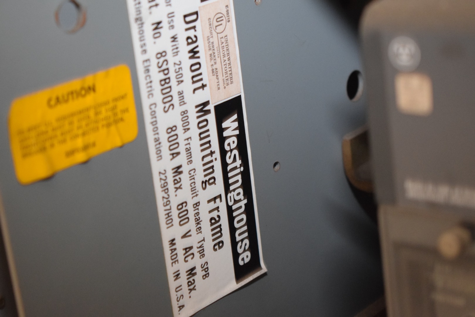 Westinghouse SPB100 800A 3 Pole Circuit Breaker 2614D39G41A Shunt Trip Indicator