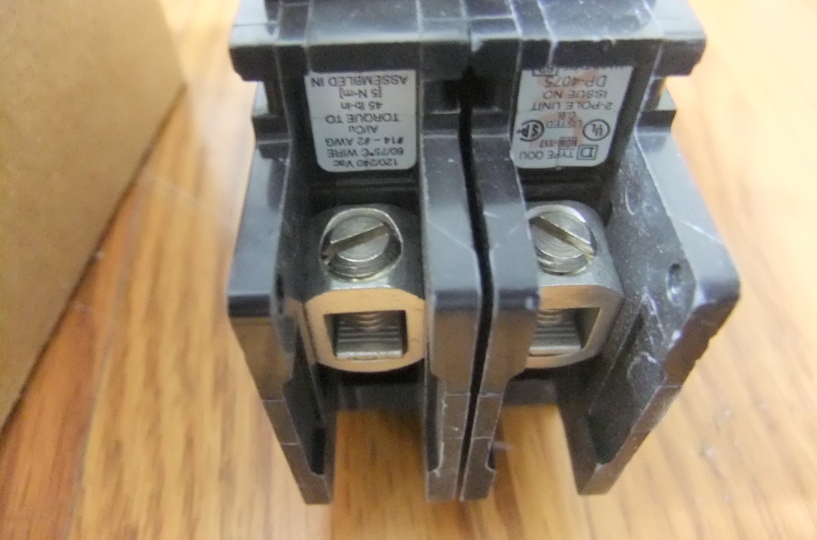 QOU260 Square D Circuit Breaker 60 Amp 2 Pole 120 240V DIN Rail Mount Mounting