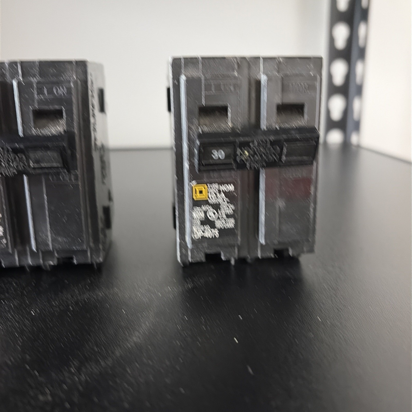 Square D (LOT OF 9 TOTAL BREAKERS) 2-POLE-30AMP HOM230 (TESTED) (1YR WARRANTY)