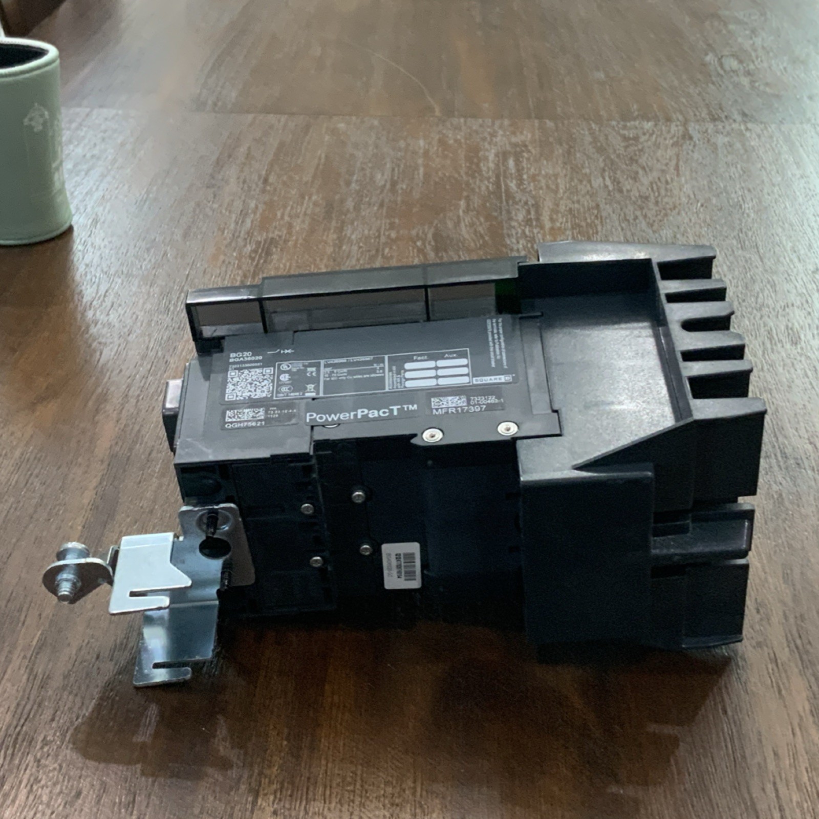 Schneider Electric Square D PowerPact Circuit Breaker, Switch BGA36020