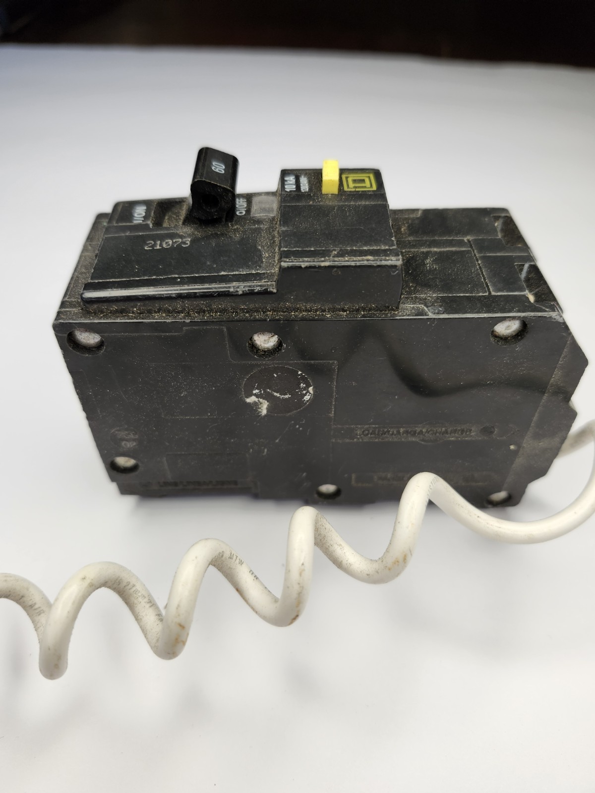 Square D 60A 120/240V 2-Pole Circuit Breaker Trip Indicator Overload Protection