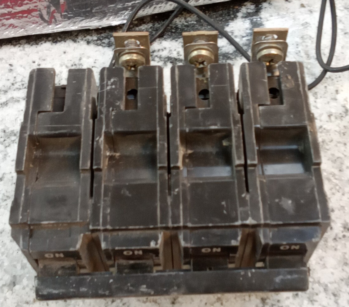 GE/THQB32060/60A/3P/240V/THQB/BOLT ON/GROVE/W/TQSTA1/SHUNT TRIP/BREAKER/USE(19D2