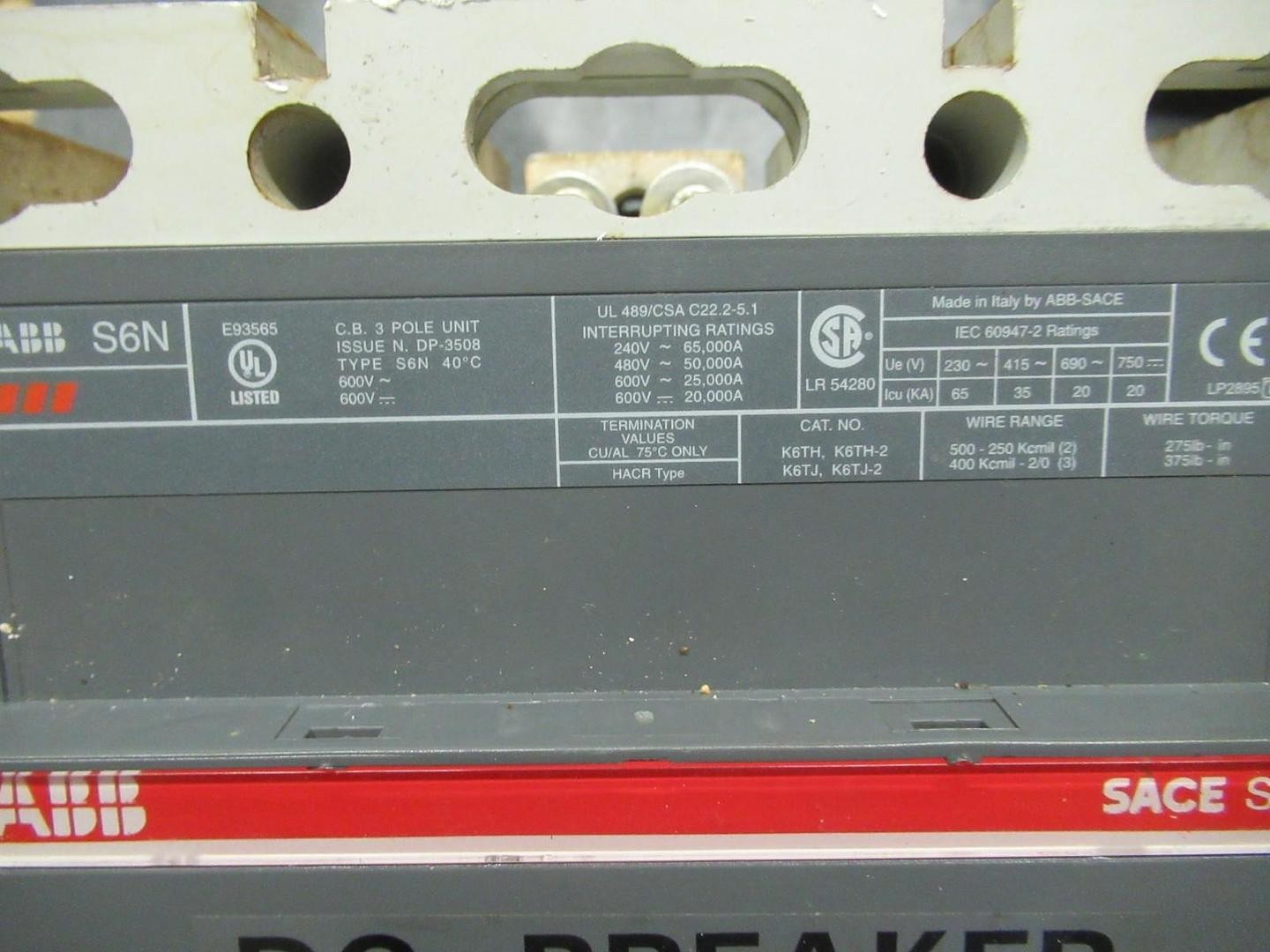 ABB BREAKER SACE-S6 S6N 600V 700A W/ AUXILIARY SWITCH, UVR & ONE GUARD