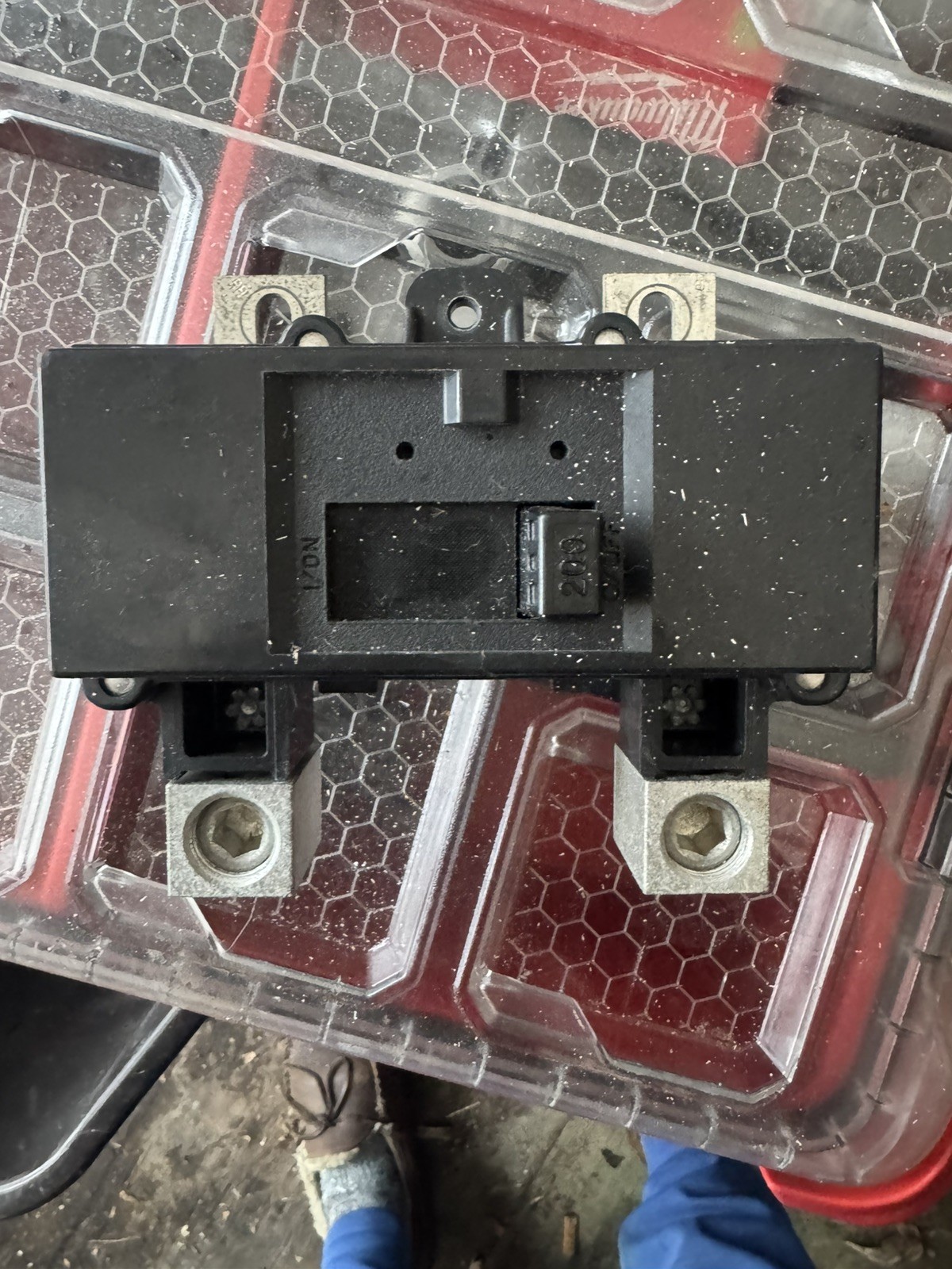 Square D 2 Pole 200 Amp Main Circuit Breaker 120/240 V 50/60 Hz QOM2200VH