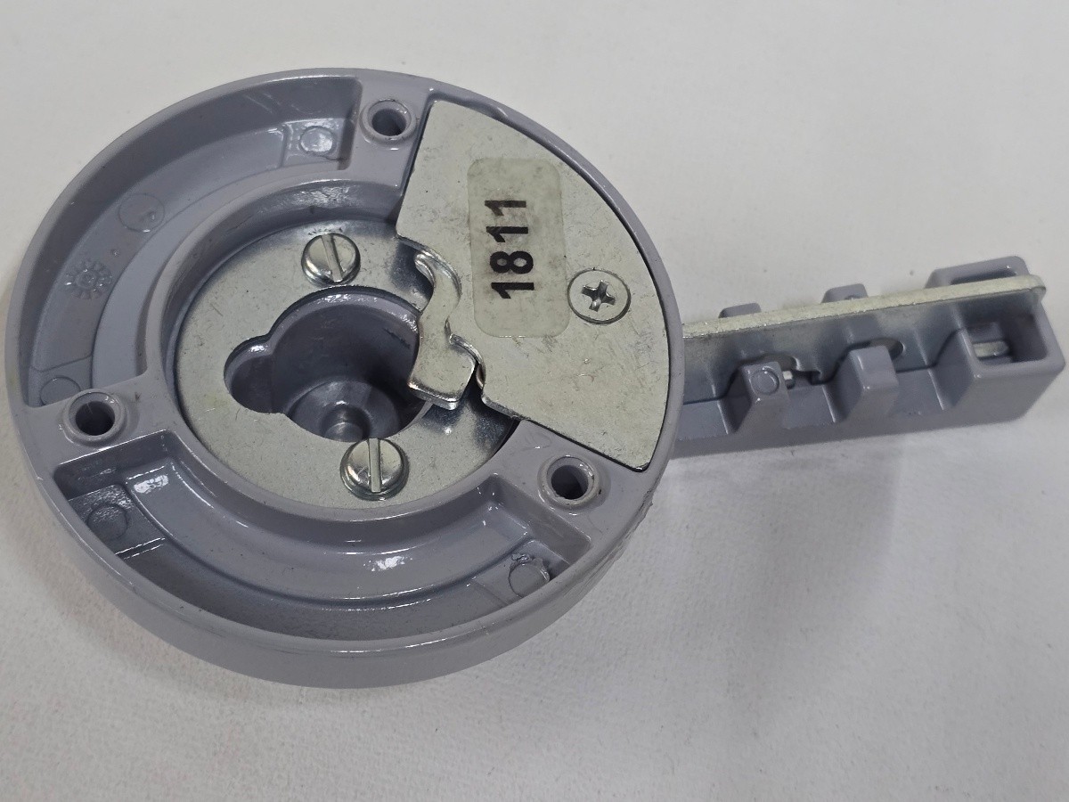 Telemecanique D11SF4 Rotary Handle Kit Door Mount Variable Depth 200A