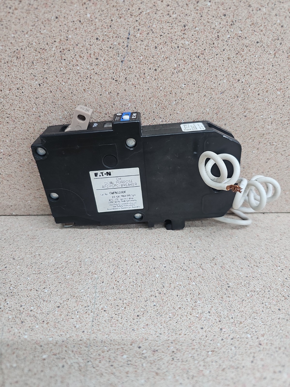 Eaton CHFN120DF 20A Circuit Breaker 1-Pole 120V AFCI GFCI Dual Purpose Plug-In