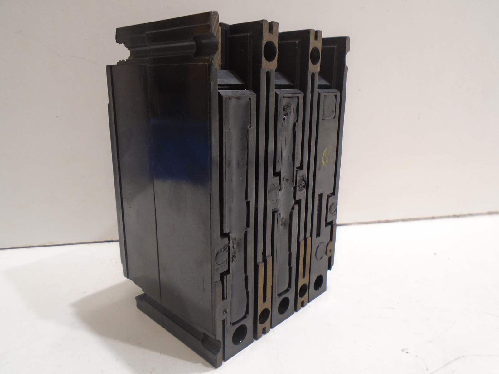 UNBRANDED CIRCUIT BREAKER 70 AMP 3-POLE 600 VAC