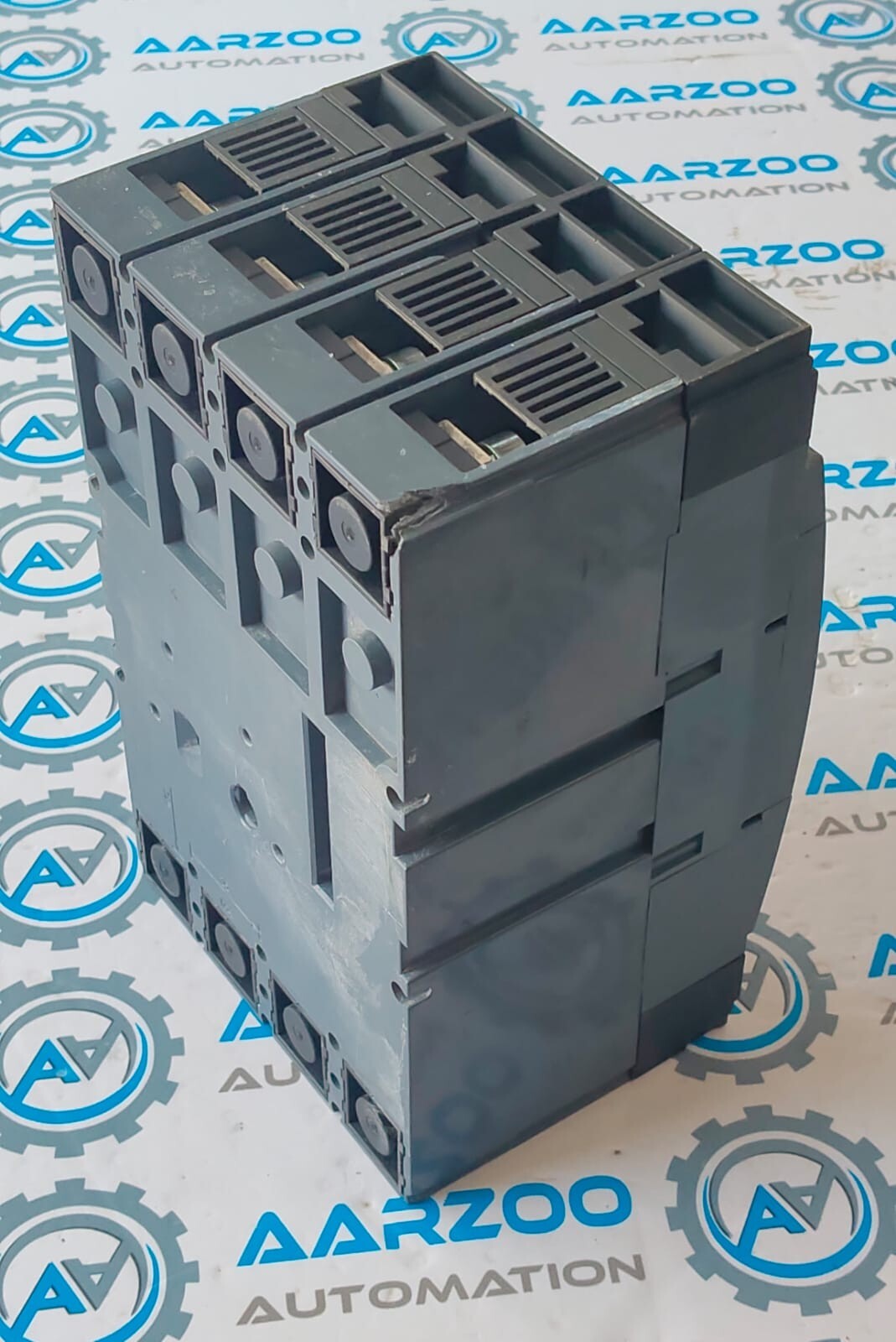 Siemens 3VT2725-2AA46-0AA0 Circuit Breaker 4Pole 250A. SIEMENS | USED