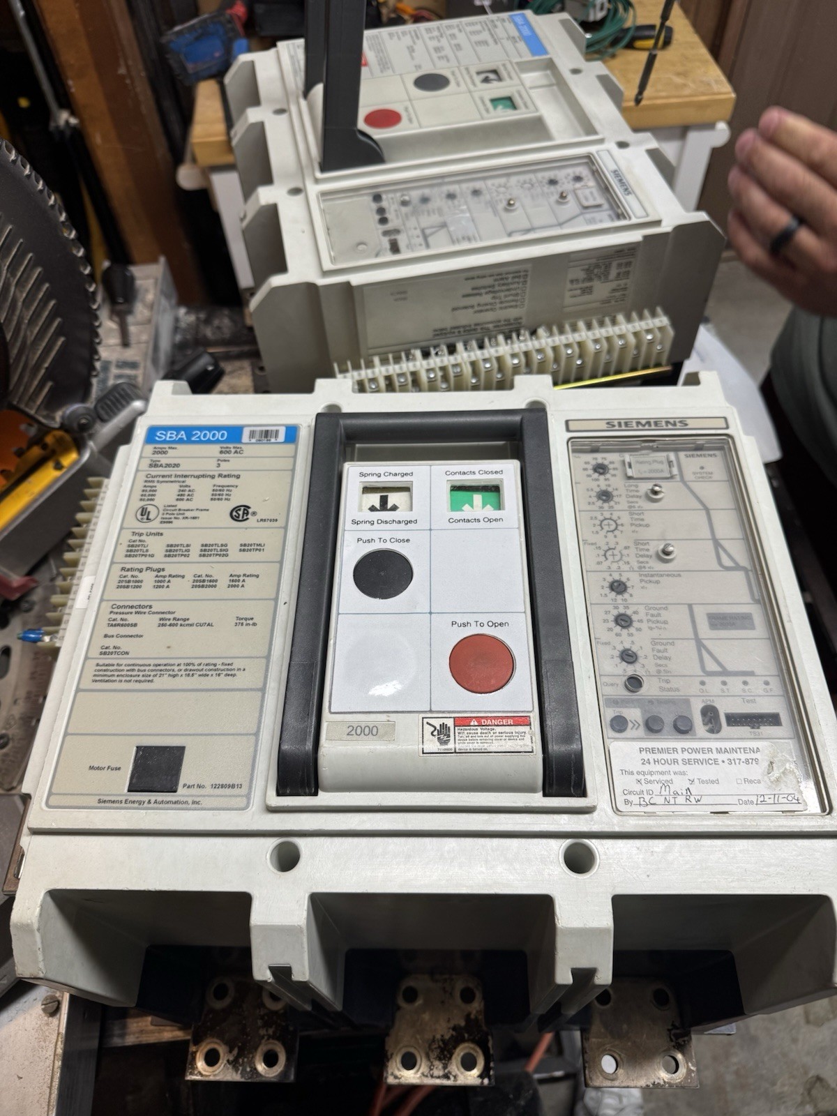 Siemens SBA 2000 Circuit Breaker 2000A 600VAC 3-Pole AC Trip Indicator SBA2020