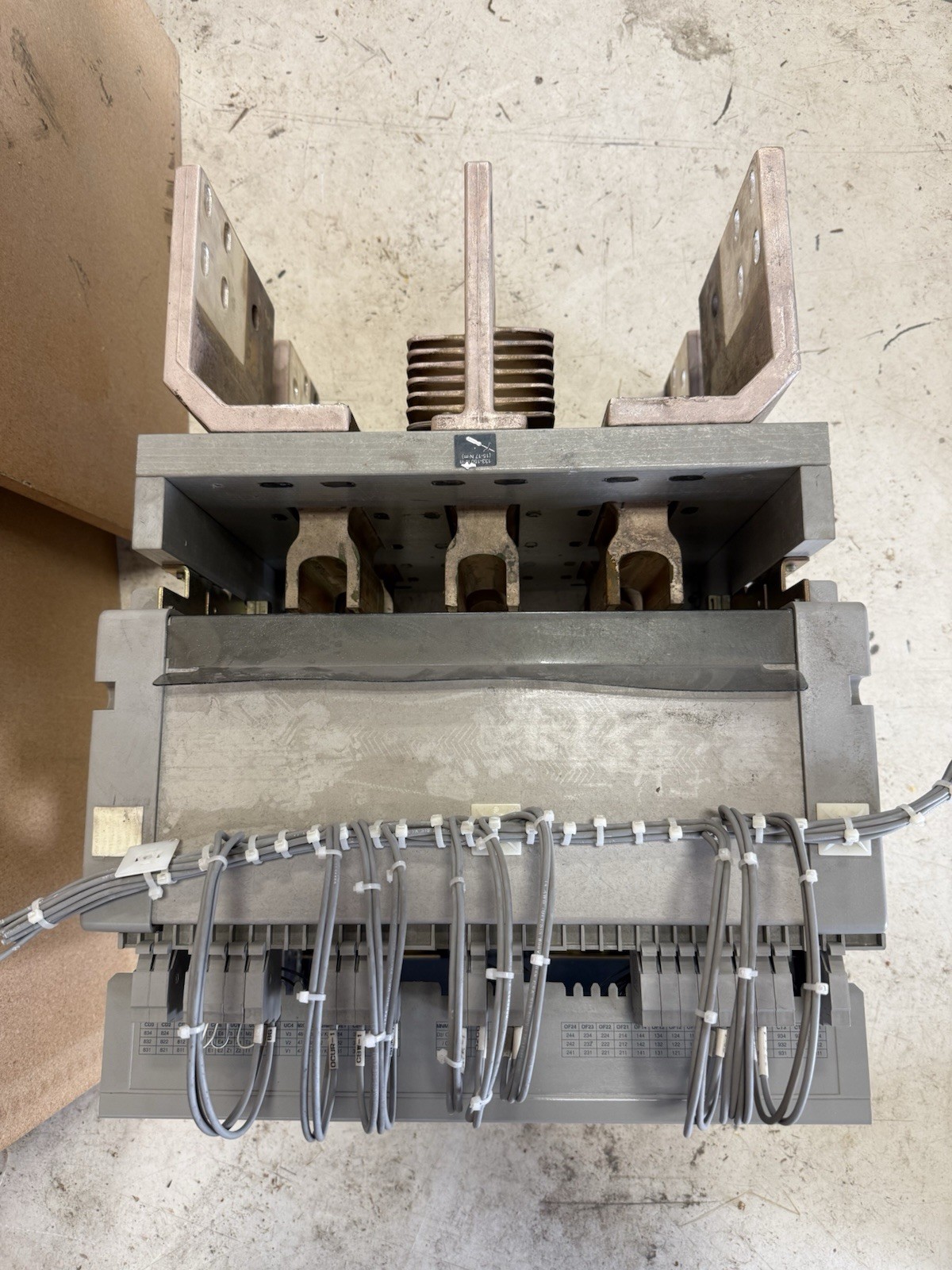 Square D MasterPact 3000 Amp Cradle 48842 Chassis For NW Breakers