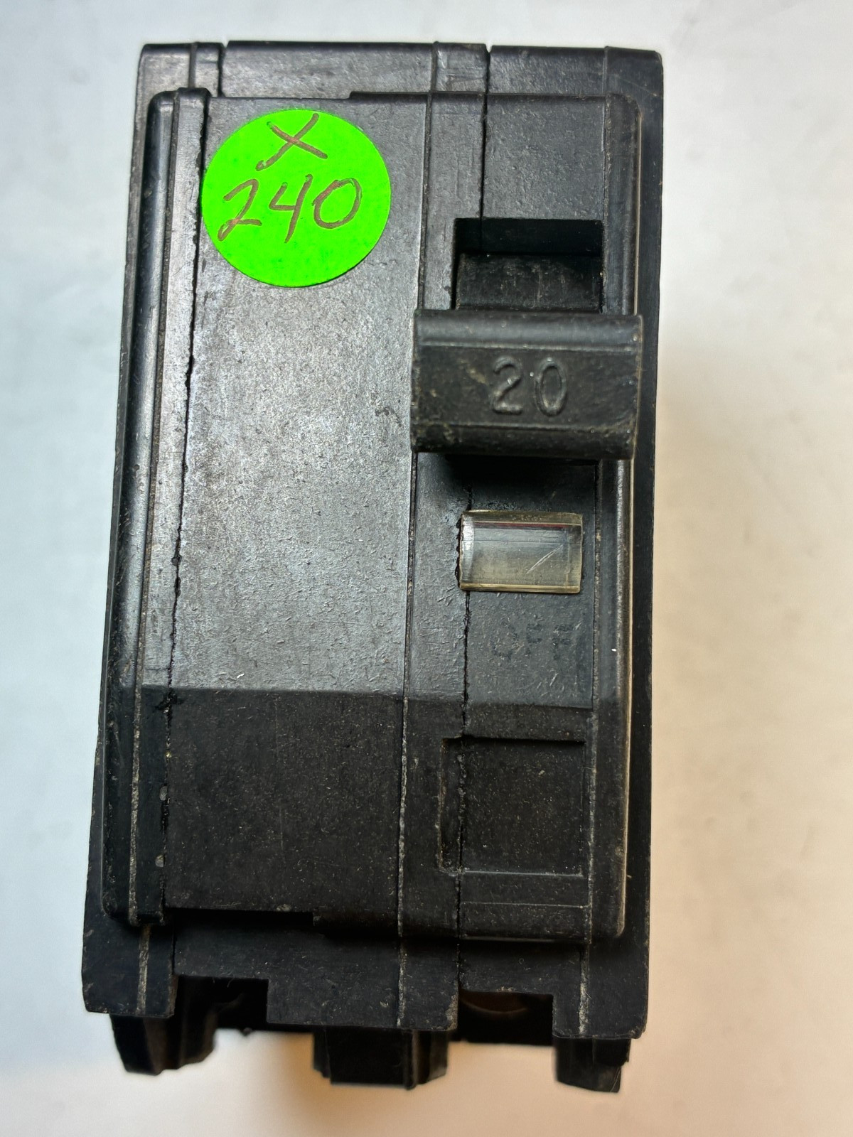 SQUARE-D QO220 20-Amp 2-Pole 120/240-Volt 10ka RESISTANCE TESTED 60-DAY WARRANTY