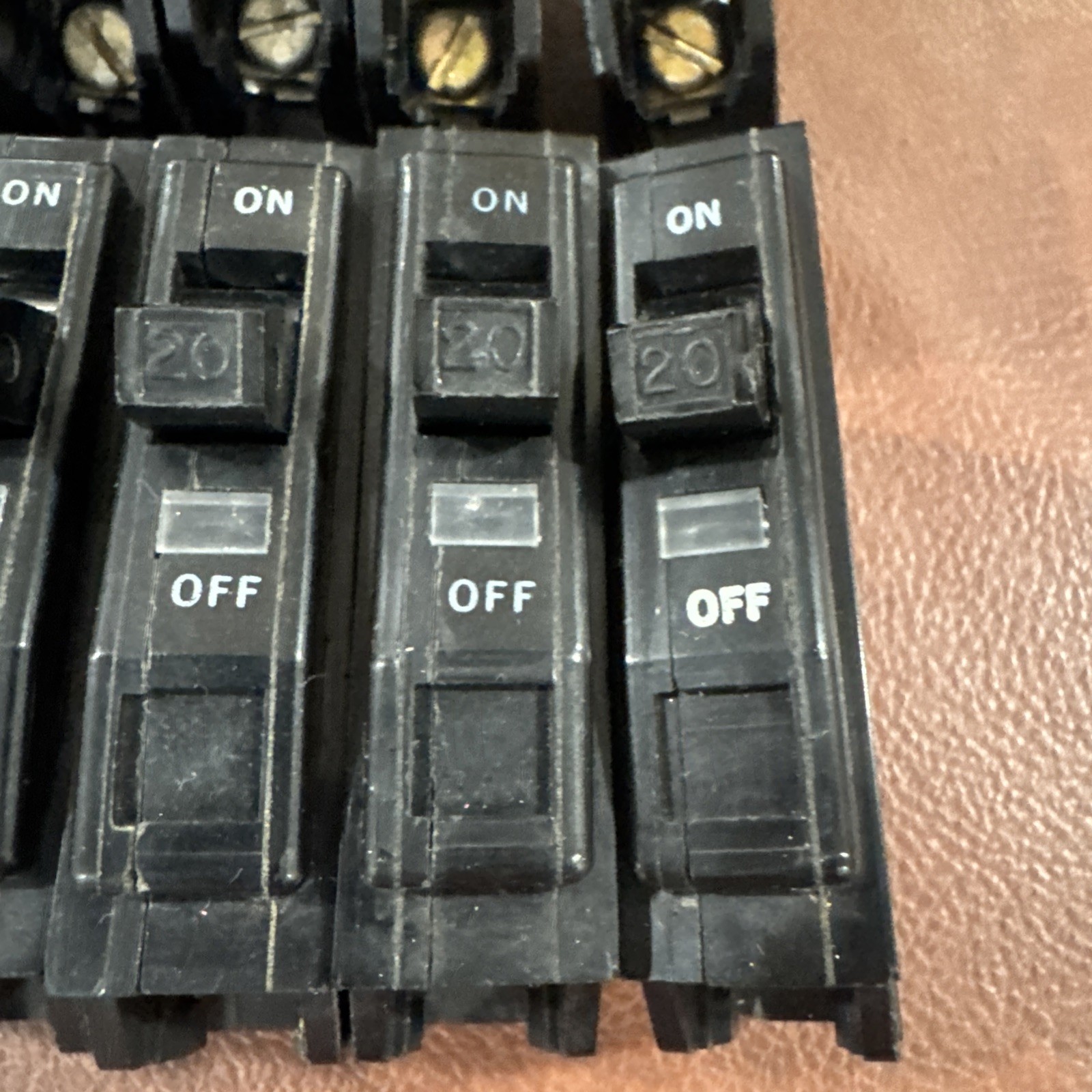 LOT OF 12 Square D QOB120 Circuit Breaker 20A 1P 120/240V QOB QOB-120 20 Amp 1P