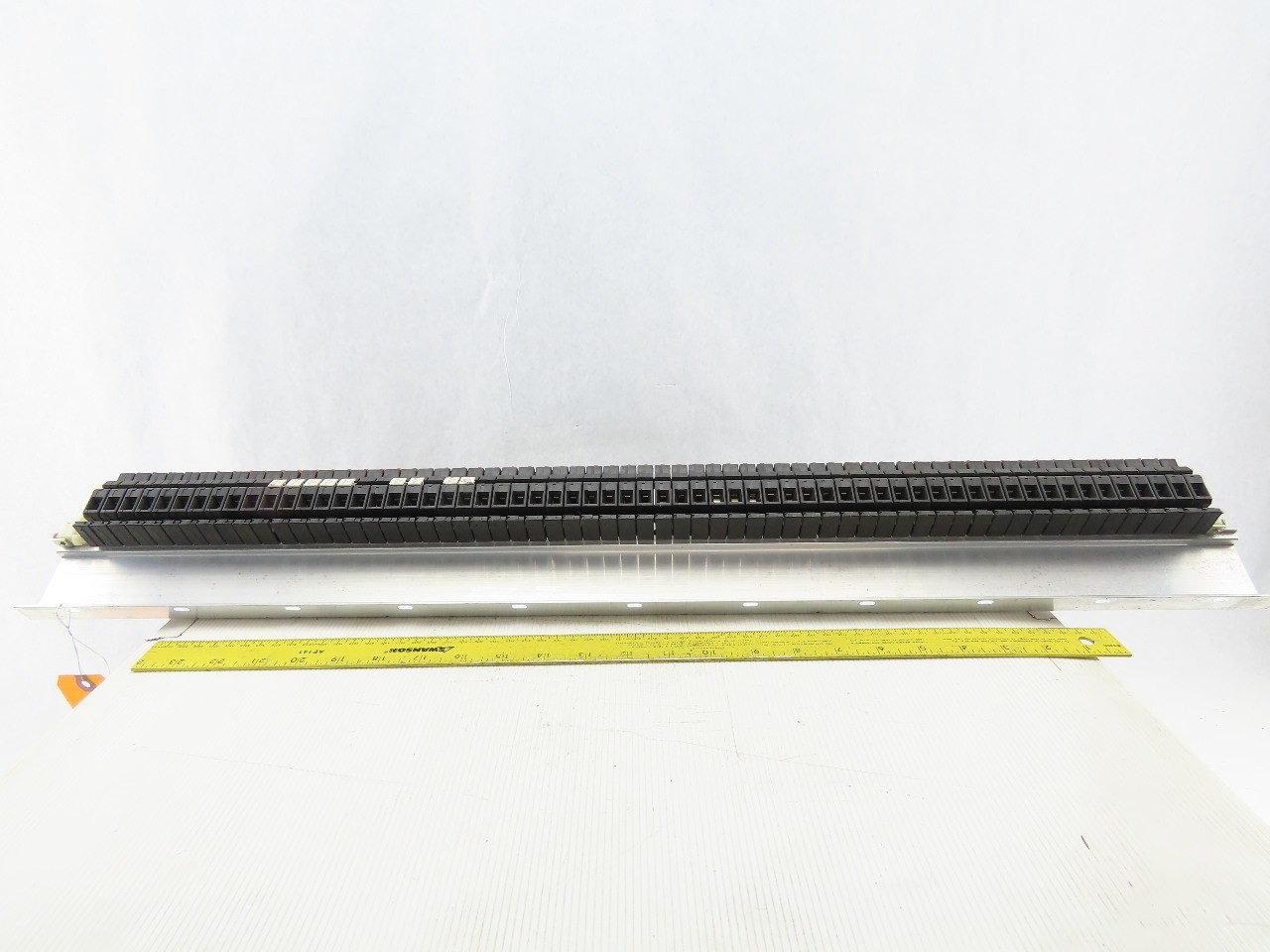 Allen Bradley 1492-GH015 DIN Rail Mount 62 Circuit Breaker 22-1.5A 87-0.2A 13-1A