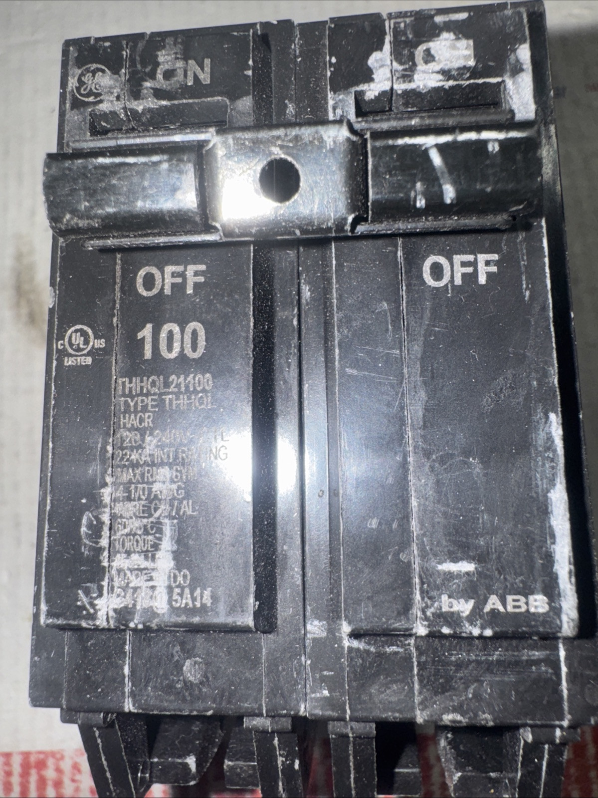 GE THHQL21100 Bolt-On Mount Main Circuit Breaker 2-Pole 100-Amp 120/240-Volt